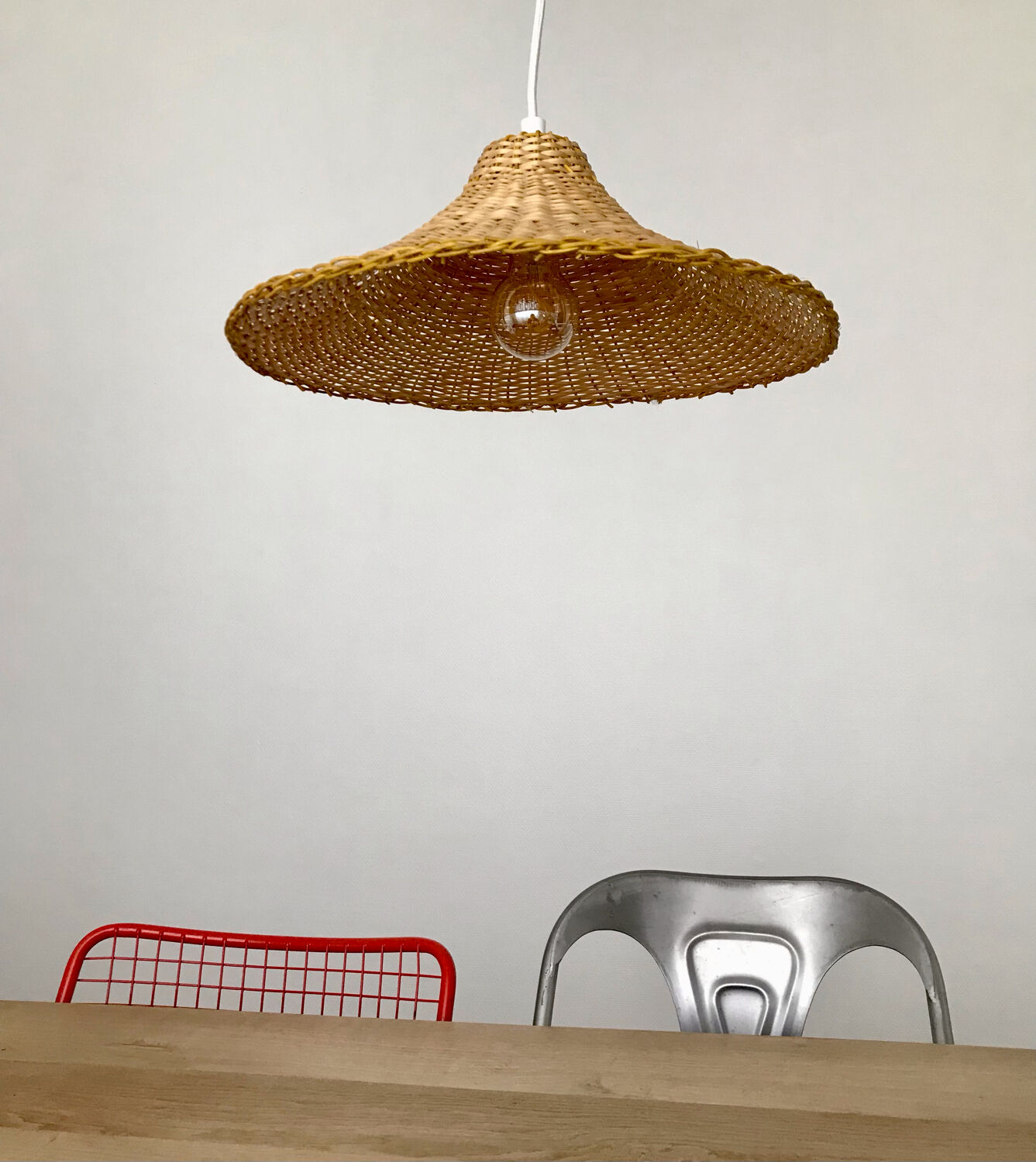 Vintage rattan suspension