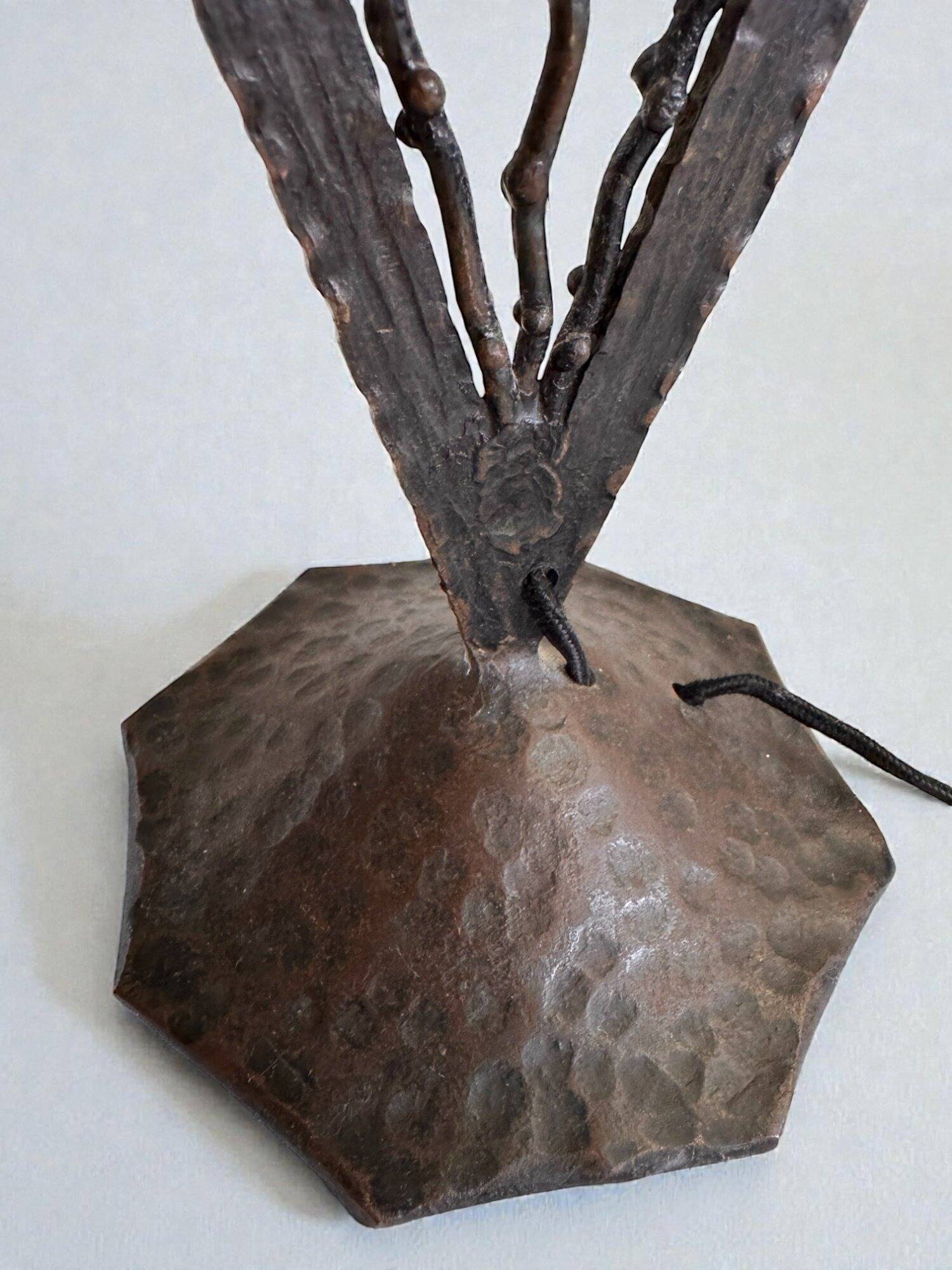 Art Deco lamp by Muller Frères Lunéville, signed glass, 1920.