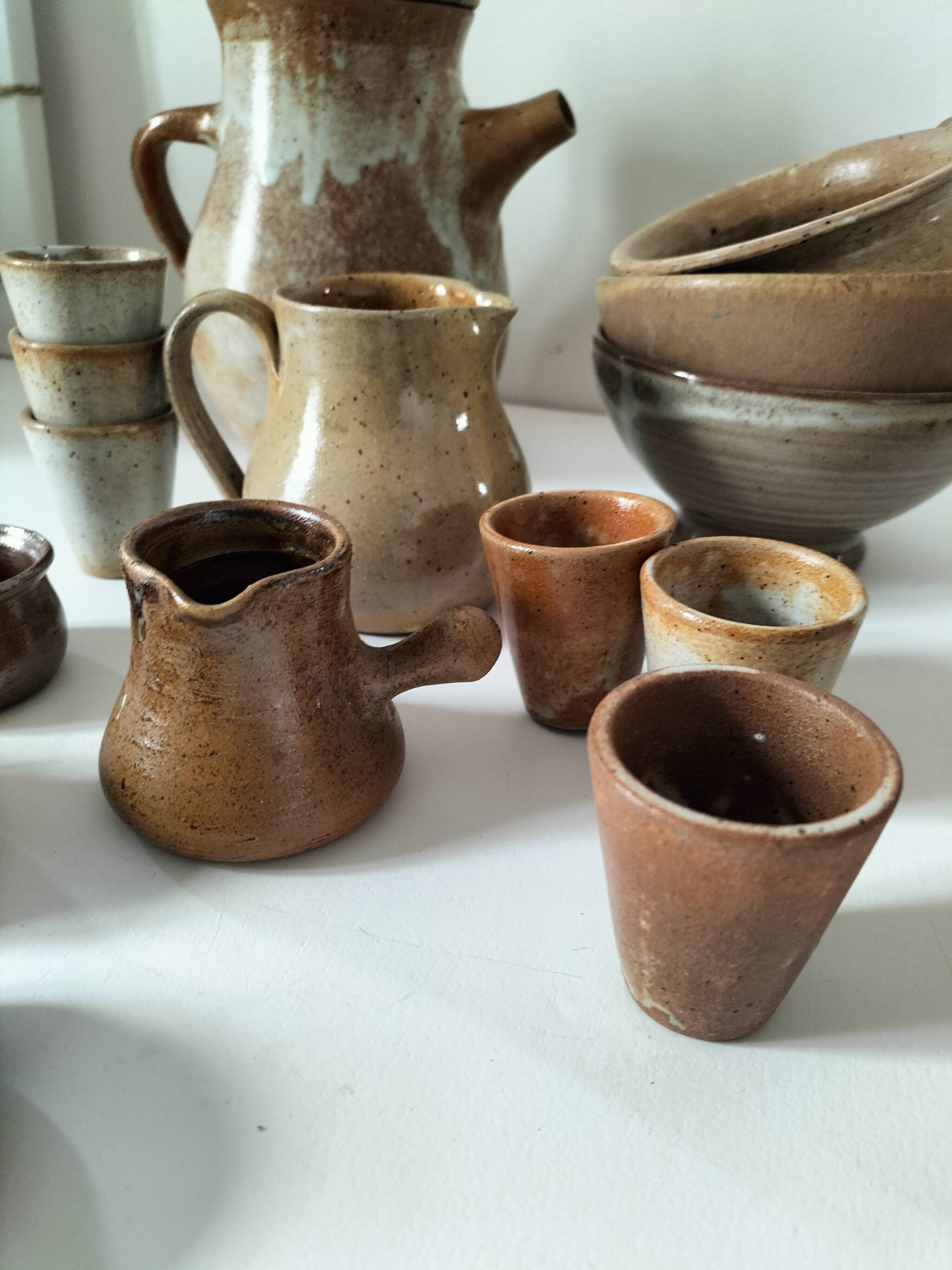 Vintage stoneware country house brunch service – teapot and bowls