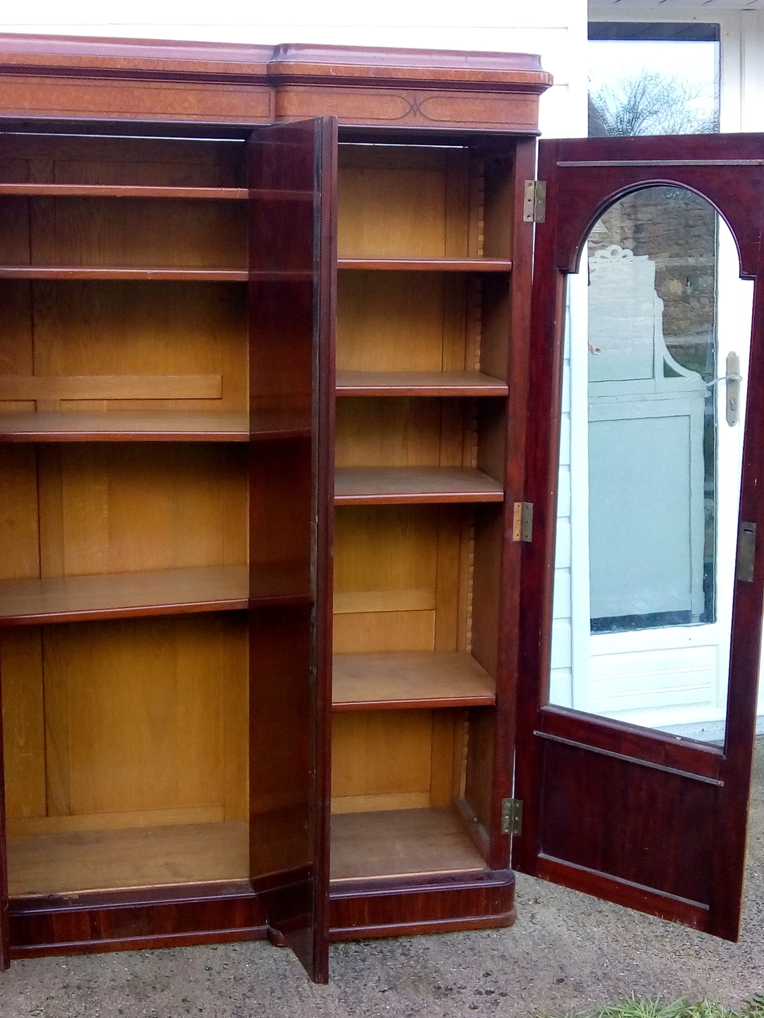 Bibliothéque vitrée 1920