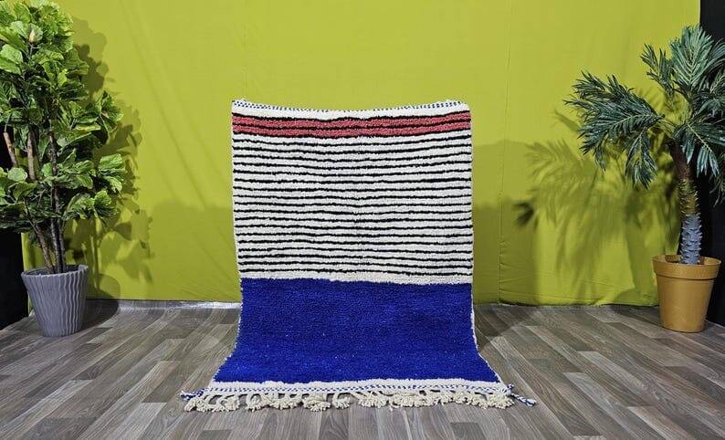 Beni Mrirt rug, handwoven, traditional blue, size 150 x 250 cm.