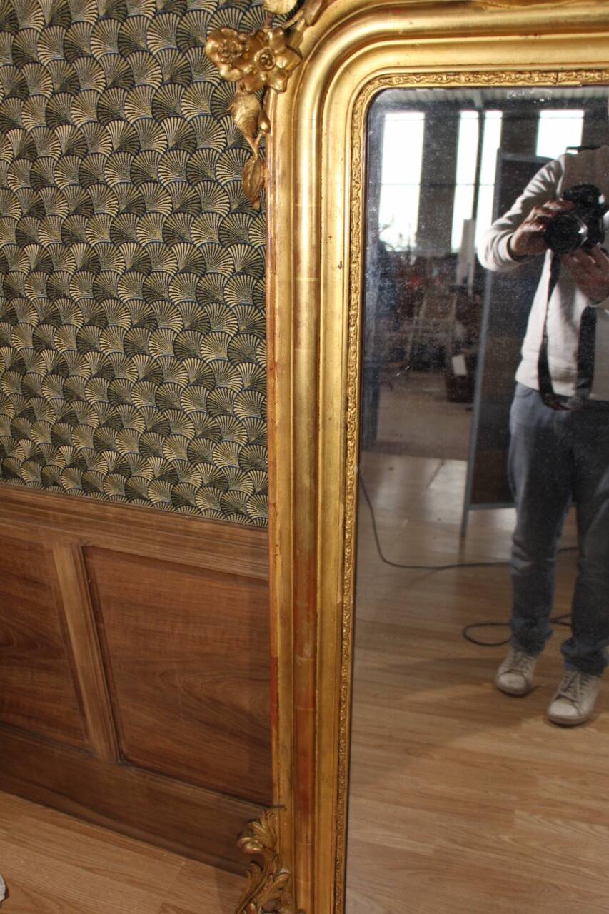 Louis Philippe mirror decorated with Putti