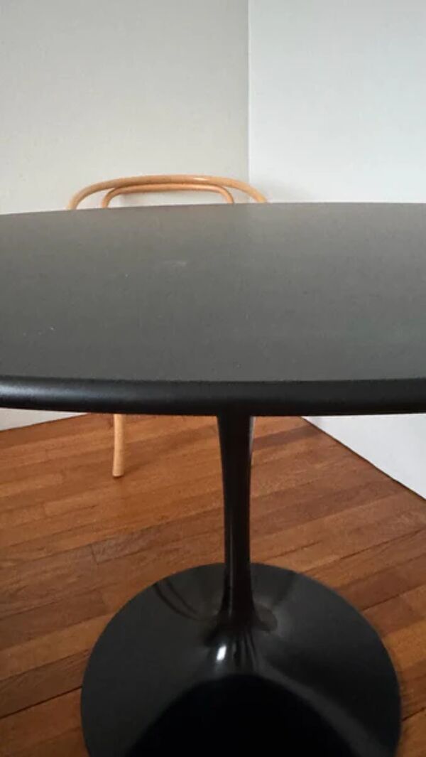 Table tulipe Knoll noire
