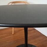 Black Knoll tulip table