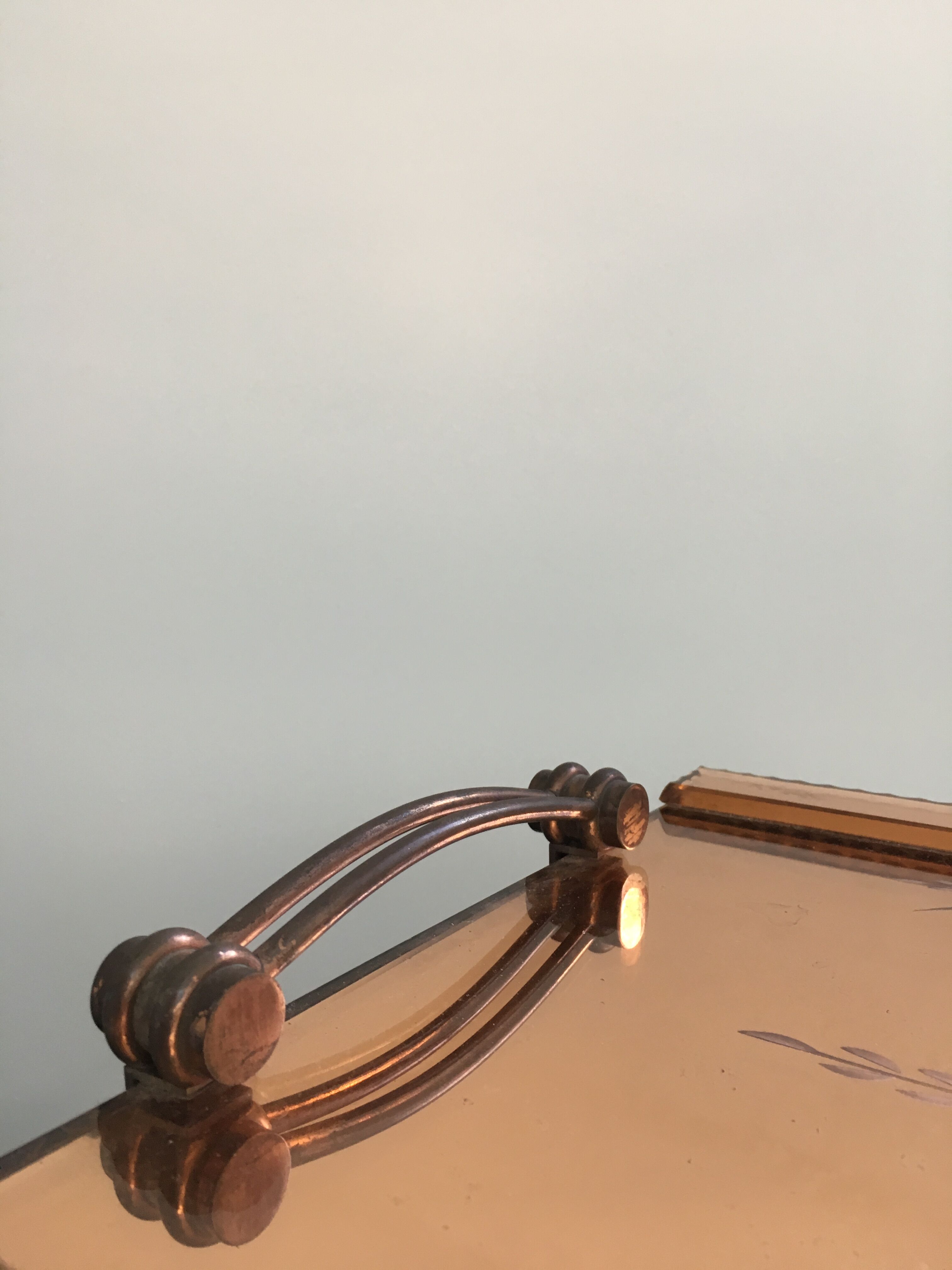 Plateau en miroir rose