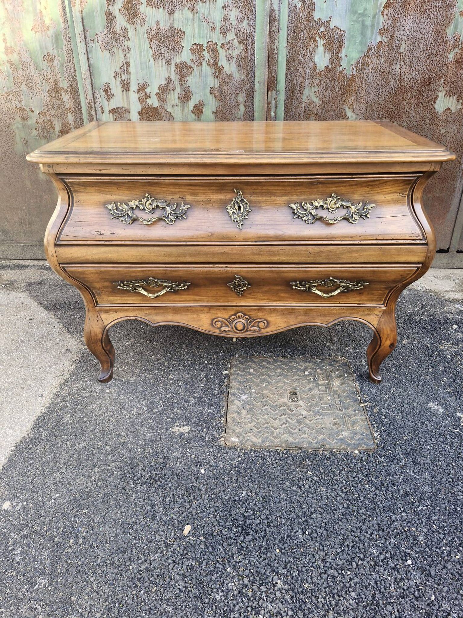 Chest of drawers