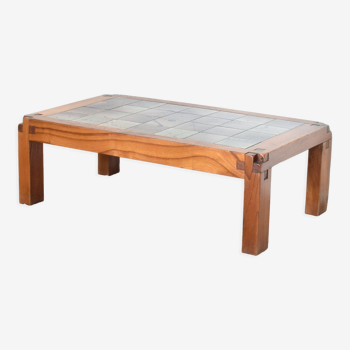 T18 coffee table by Pierre Chapo