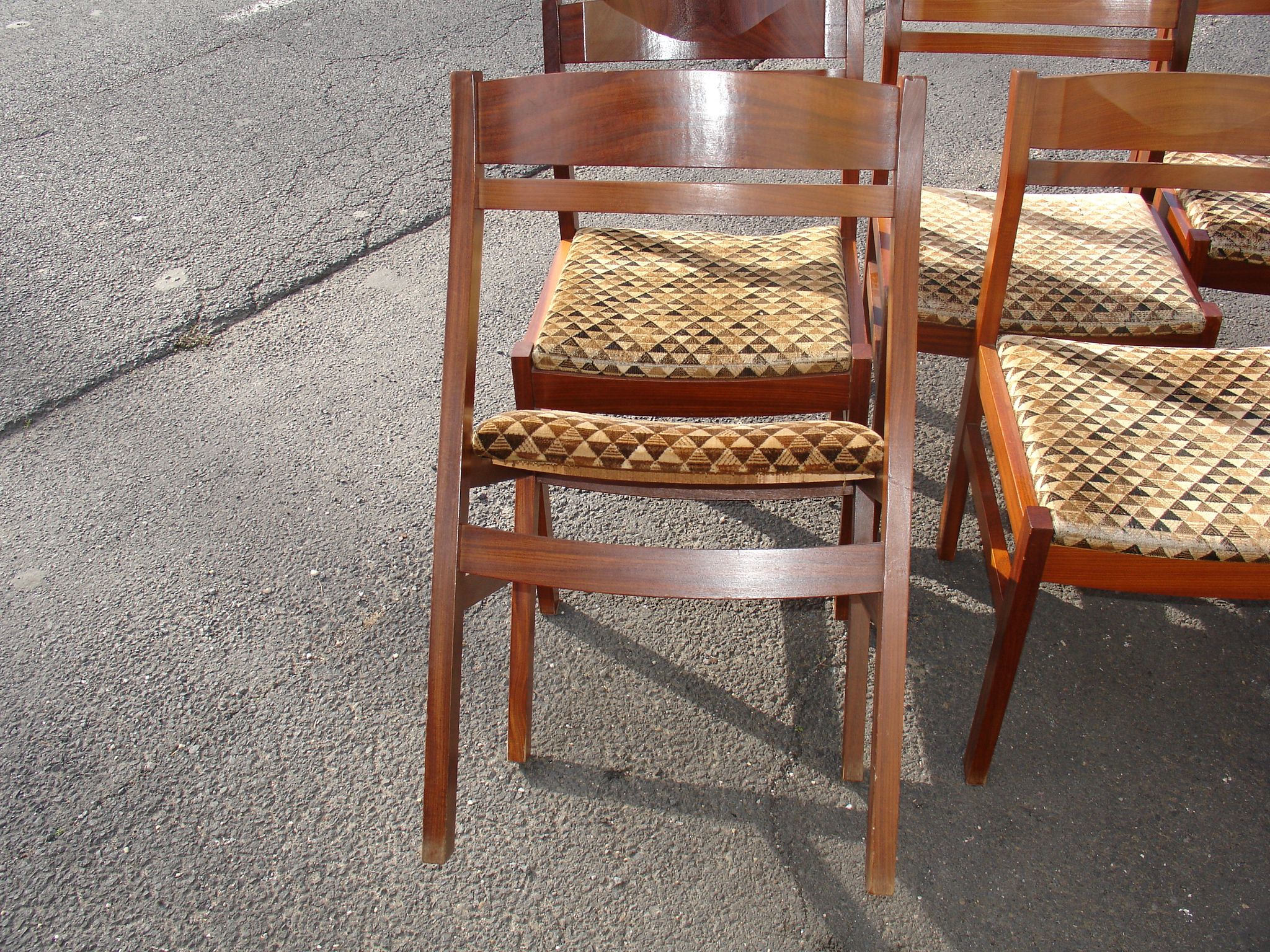 Série de 6 chaises en Pao Rosa vers 1950-60
