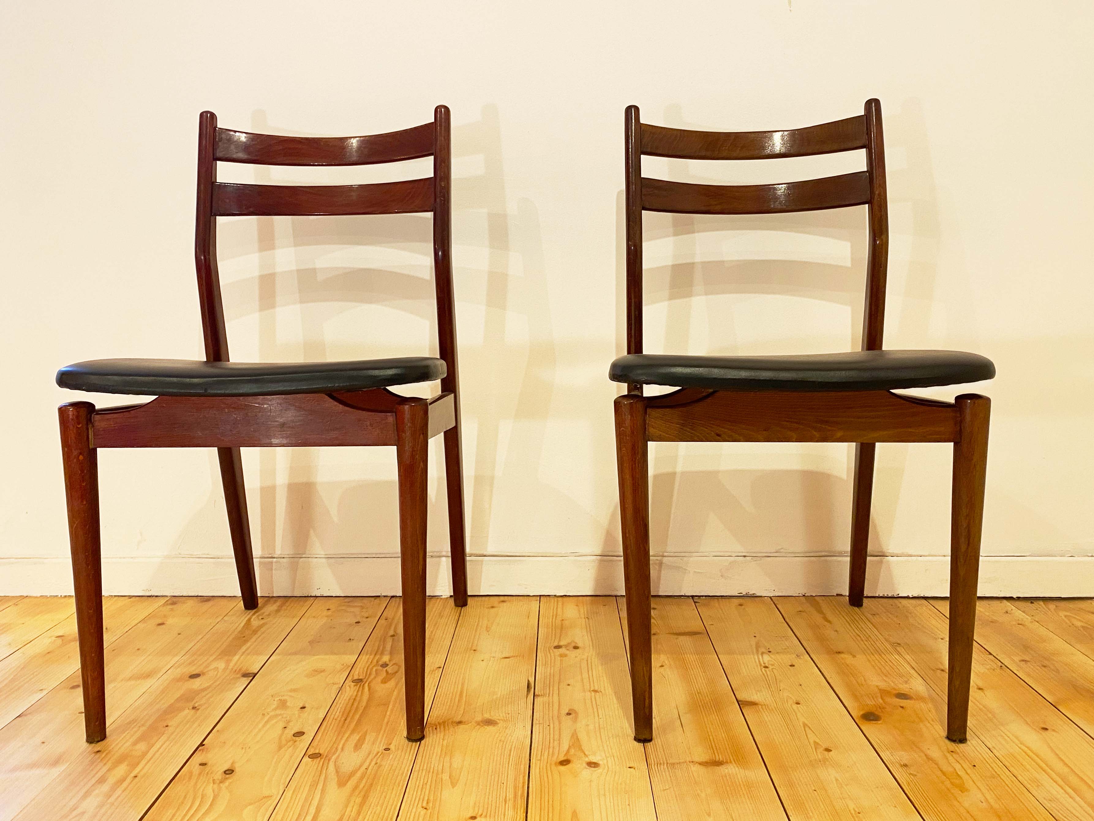 Pair of Scandinavian chairs 60s
