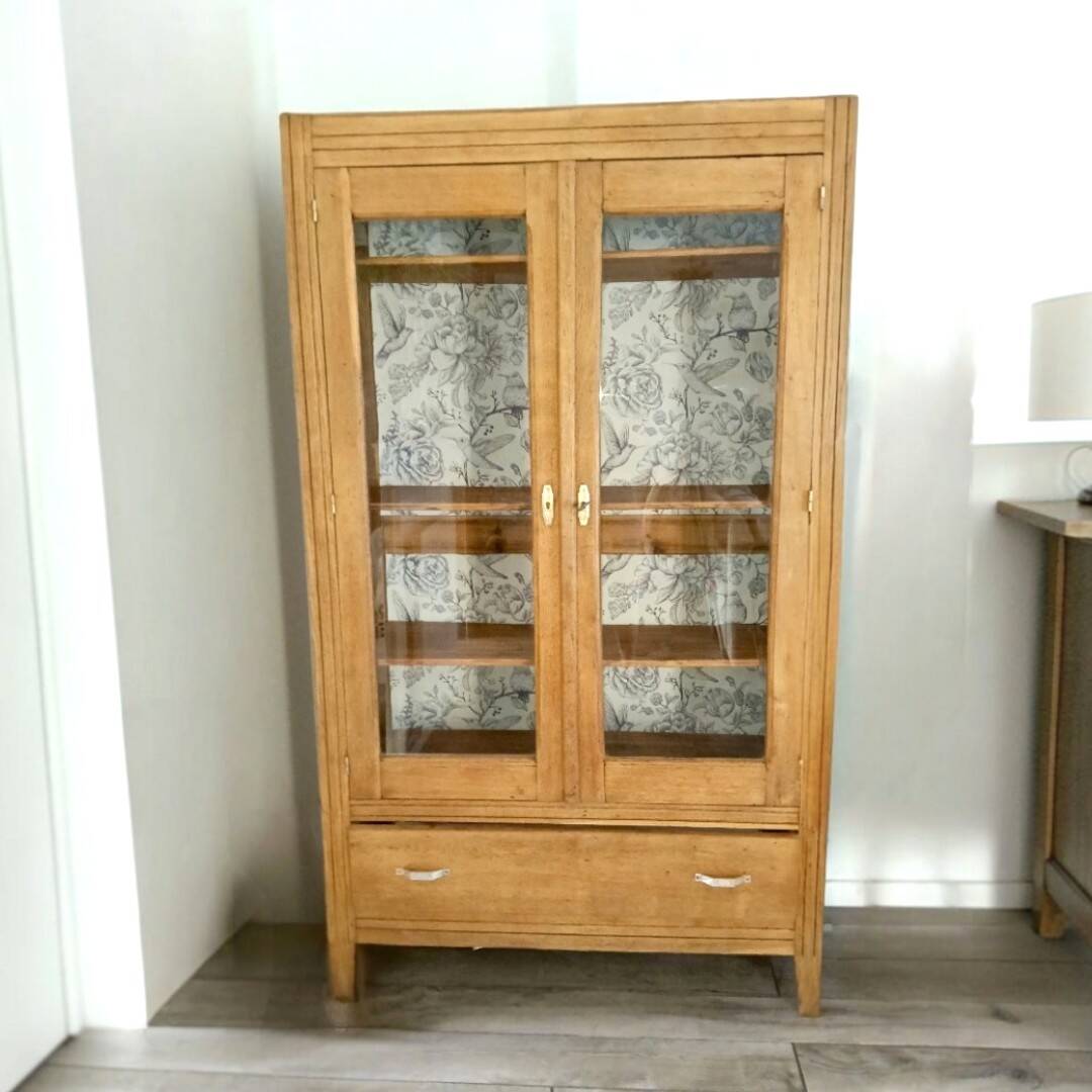 Parisian display cabinet in solid oak