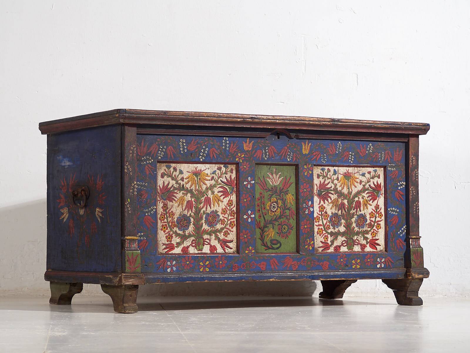 Antique blue trunk with hand-painted floral details (c.1870) #2