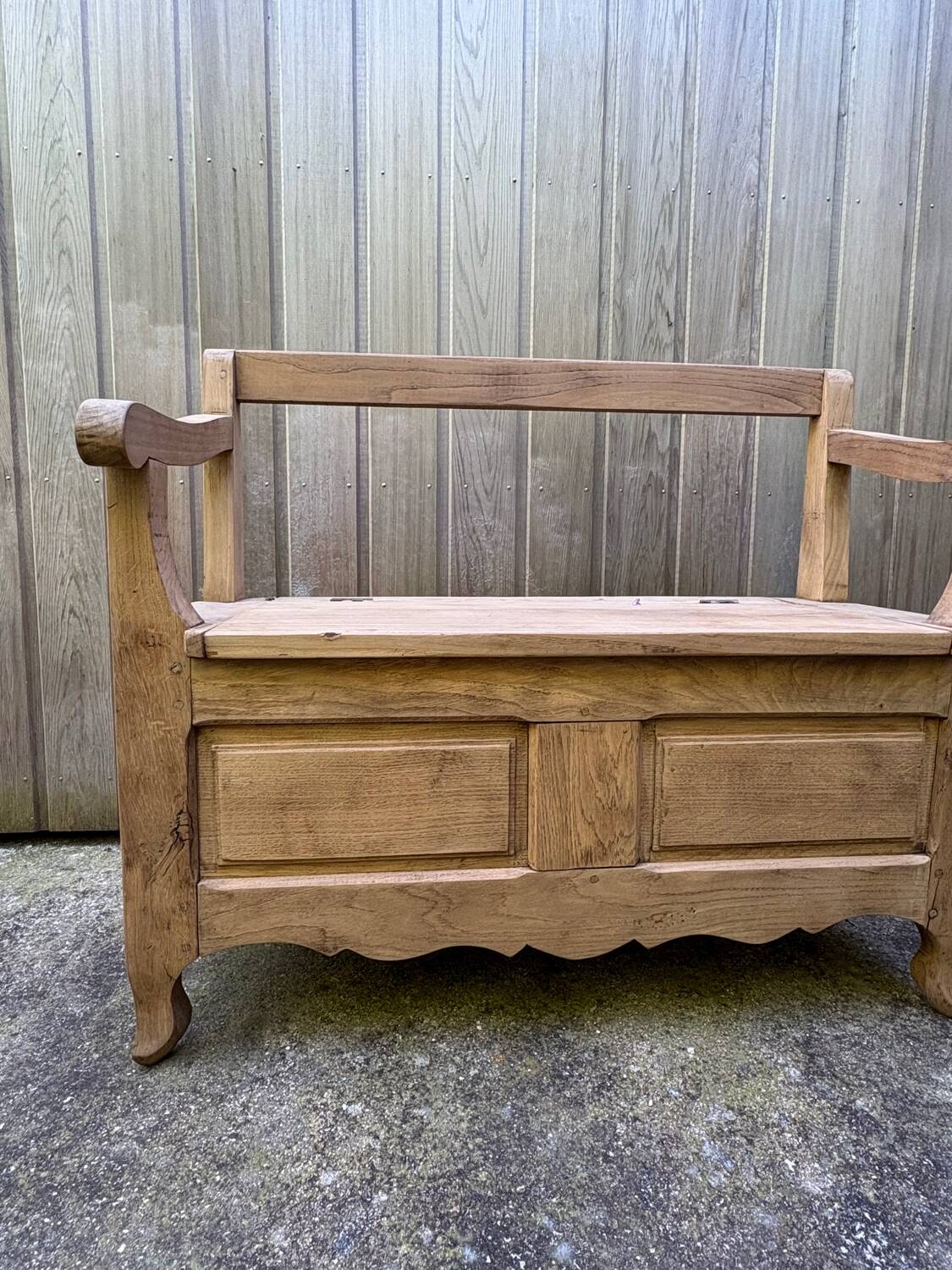 Farmhouse bench with chest in antique solid walnut