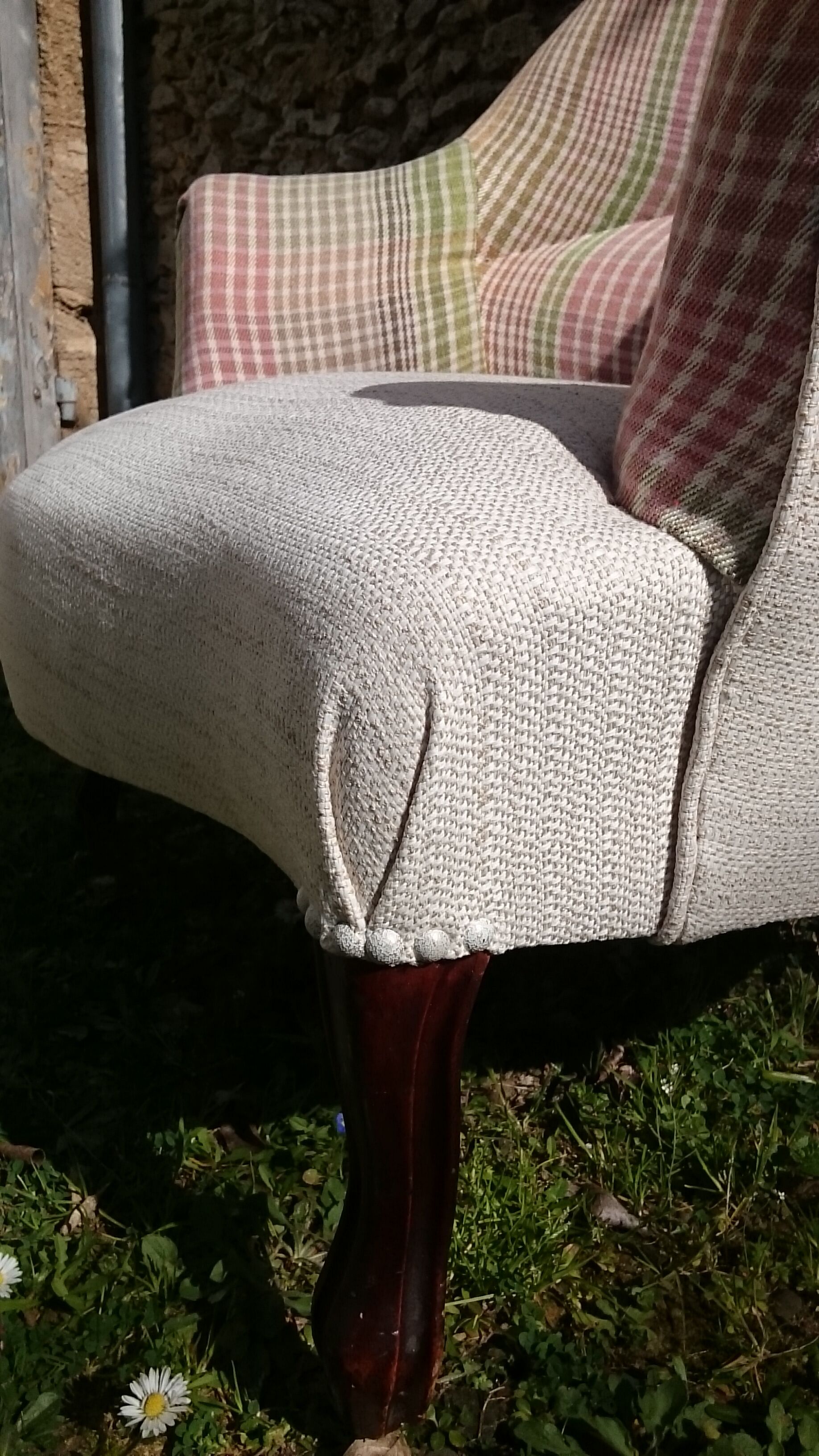 Toad armchair
