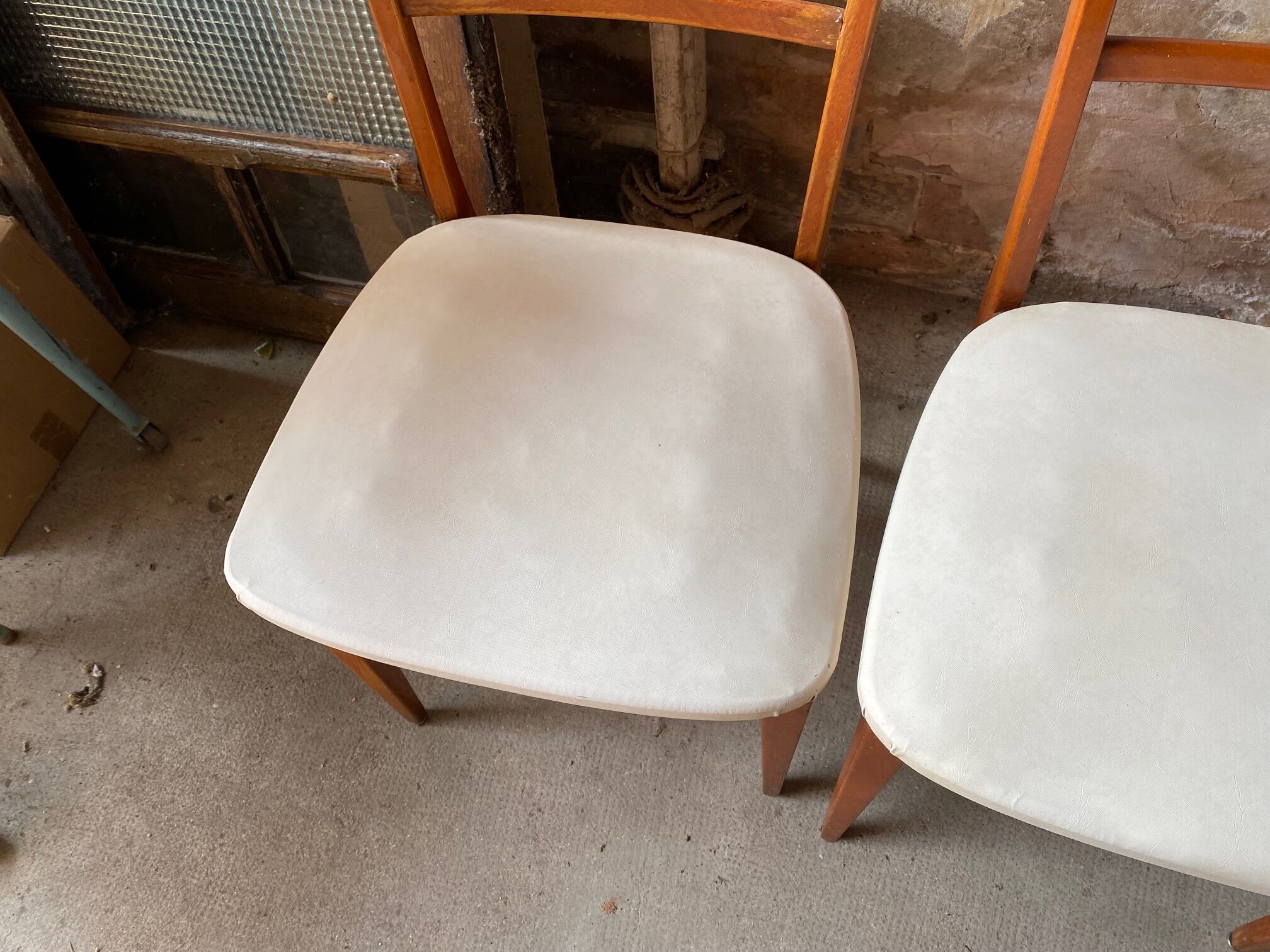 Set of 4 vintage an50 Scandinavian white chairs