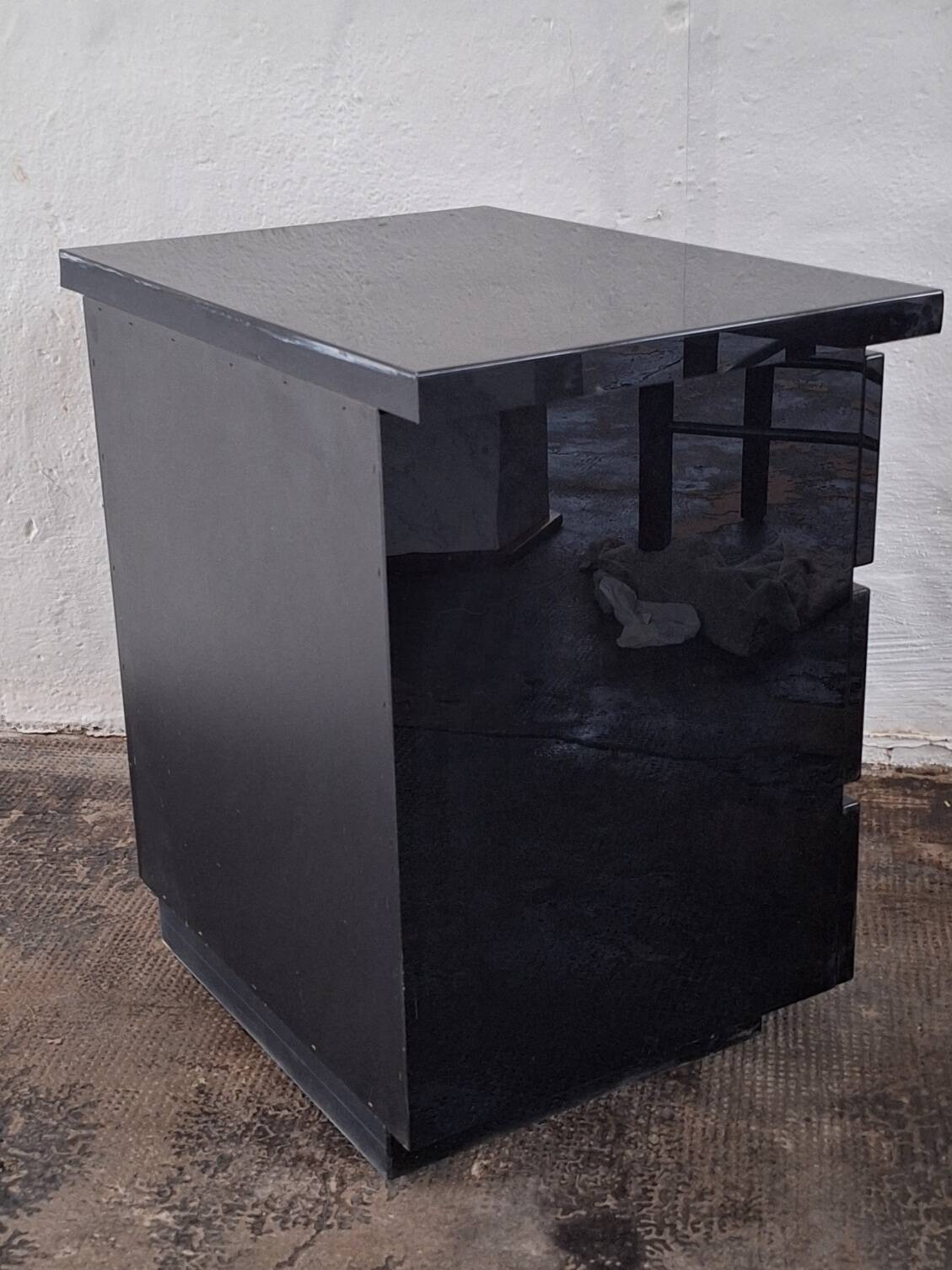 Commode en laque de David Lange Roche Bobois, signée, années 1970.
