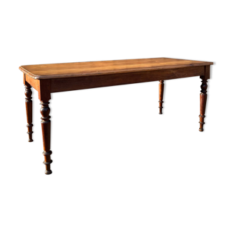 Rectangular table in cherry wood, 19th century.