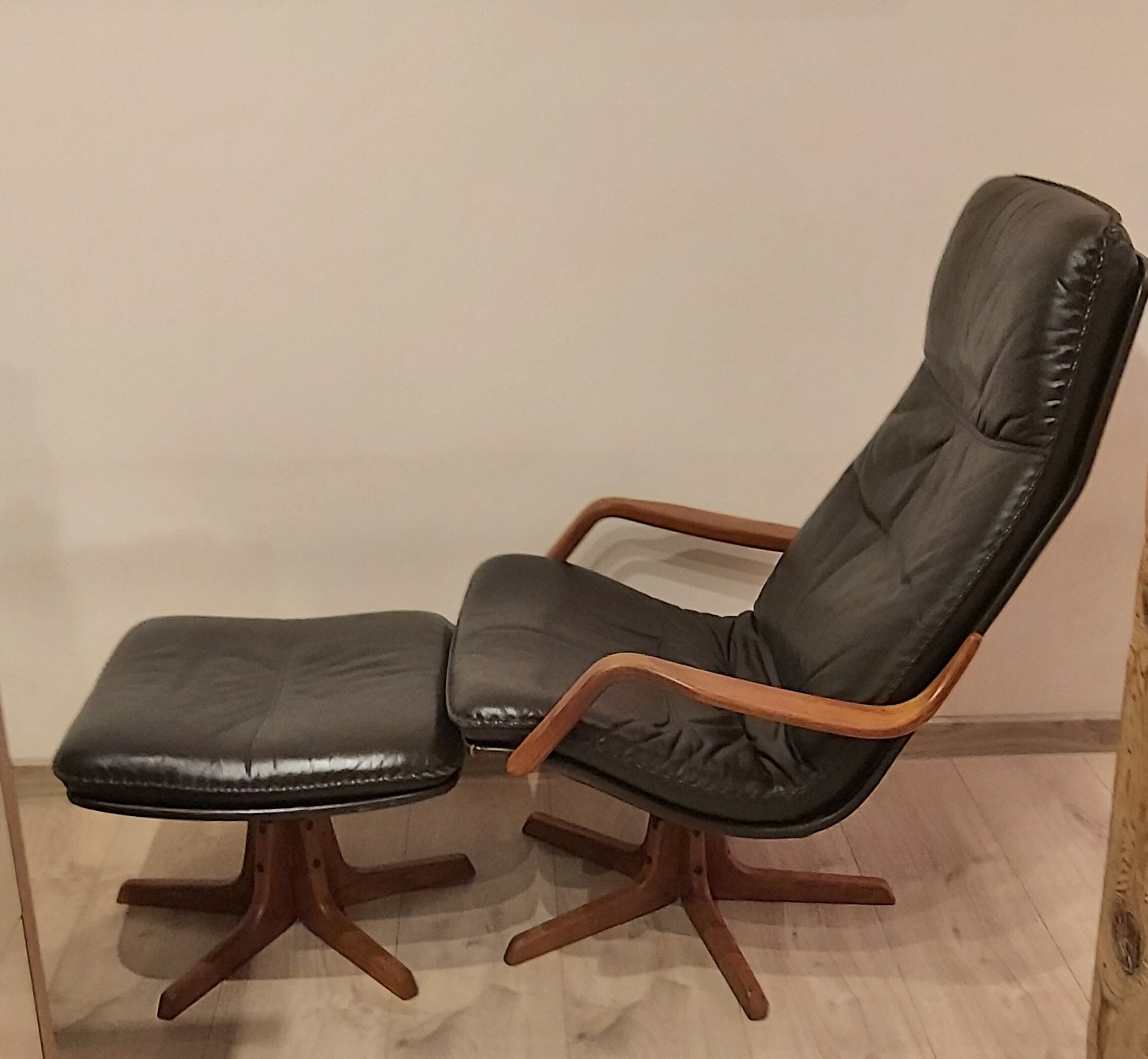 Swivel armchair with footrest, Berg Forniture, Denmark, 1970s