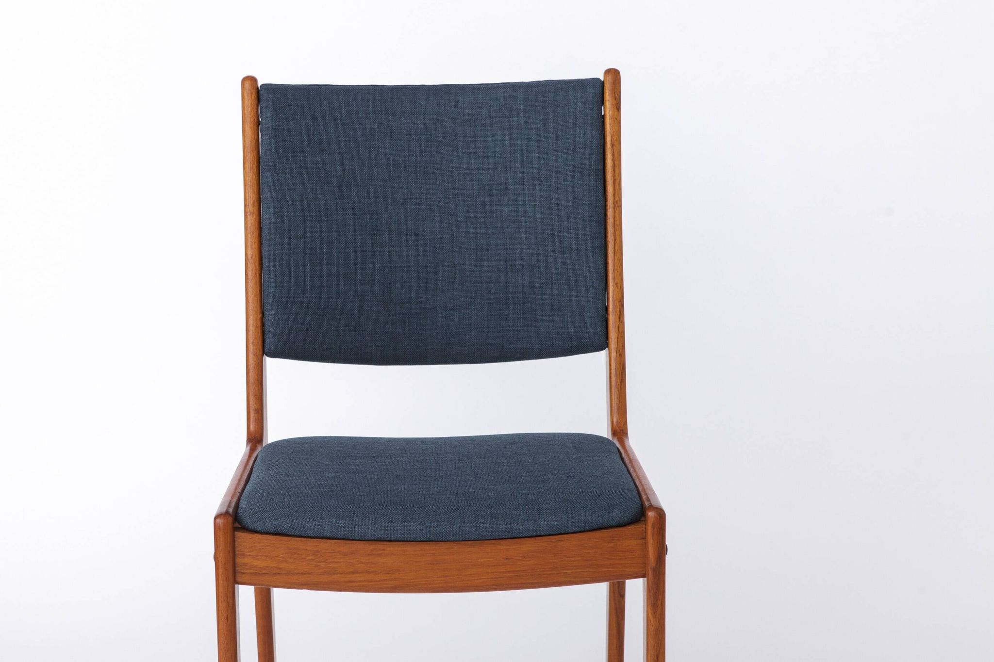 1 of 2 Danish Teak wood Chairs by Johannes Andersen Uldum Møbelfabrik 1960s