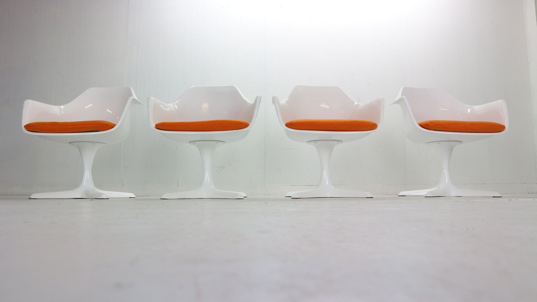 Maurice Burke set of 4 armchairs model No. 116 for Arkana, Space Age 1960's