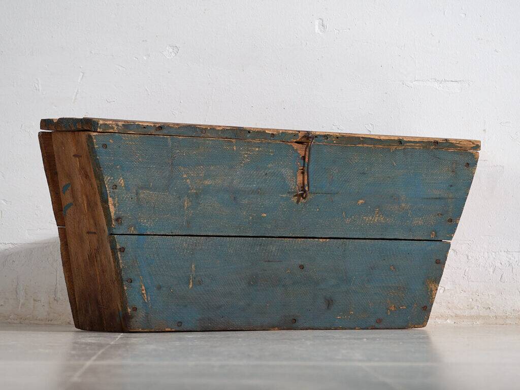 Old storage trunk (c.1920) #112