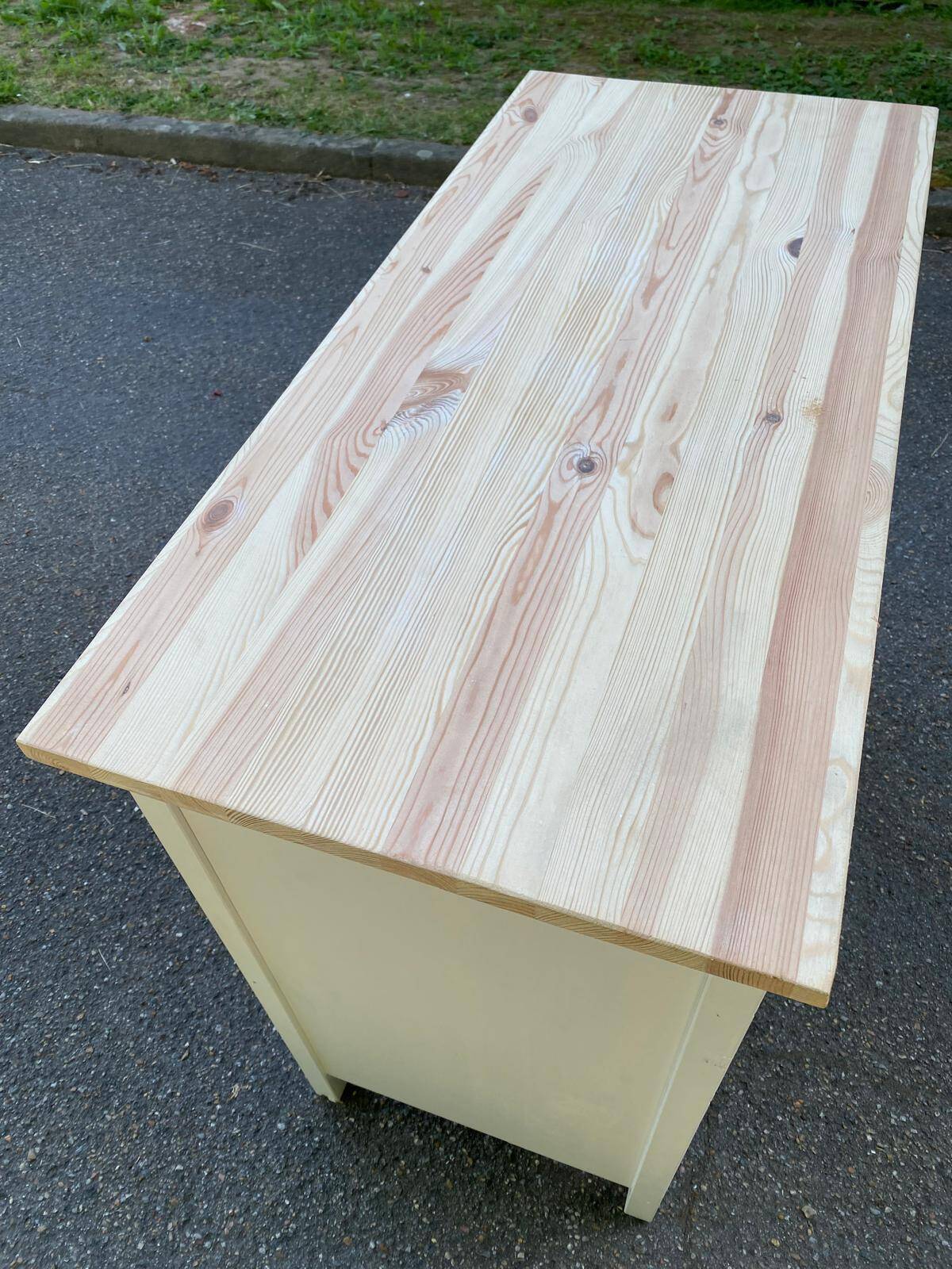 Scandinavian white and solid wood chest of drawers with 3 drawers