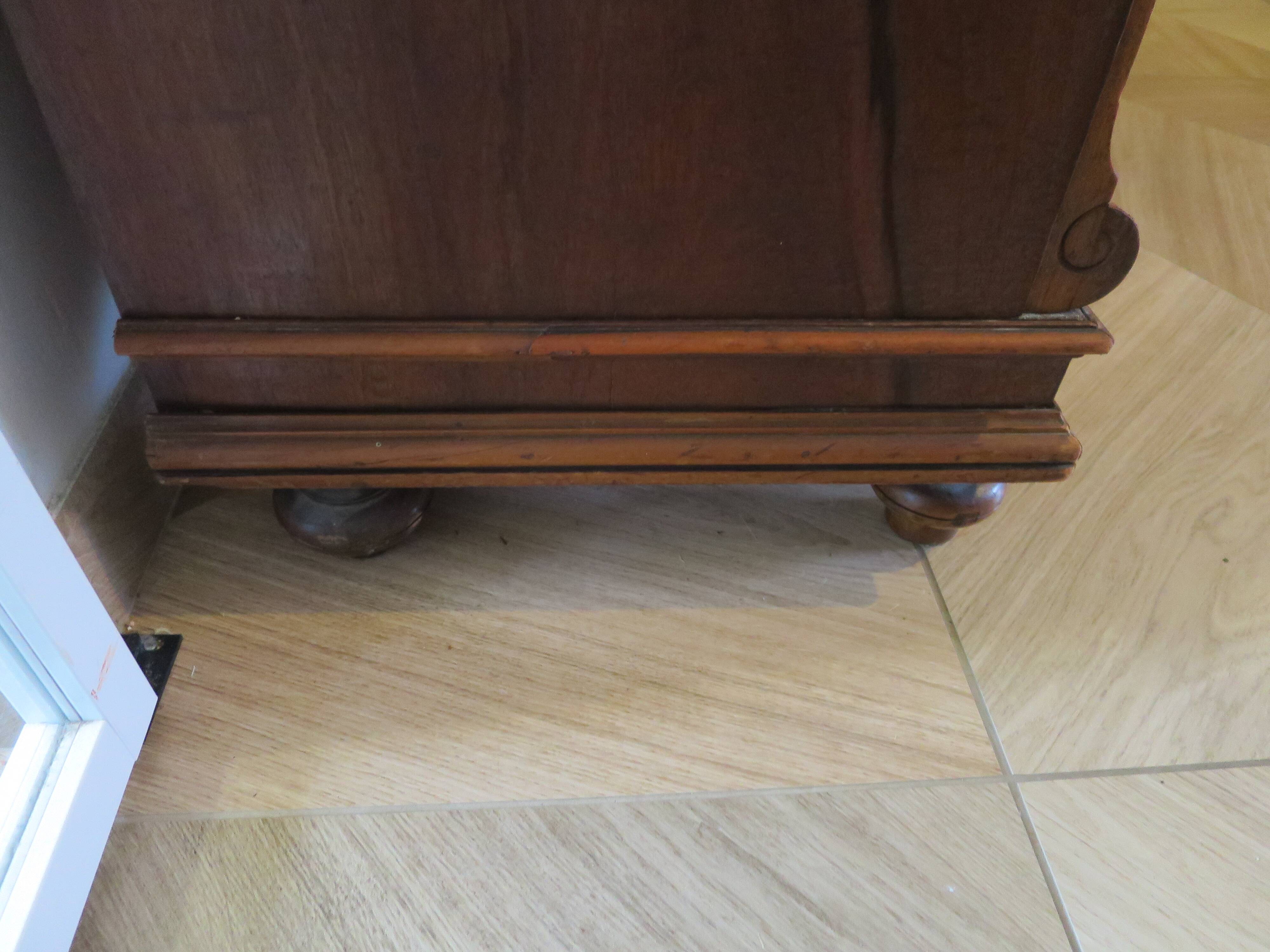 Bahut Buffet 1900 - Napoléon III - Placage noyer - 1 tiroir - 2 portes