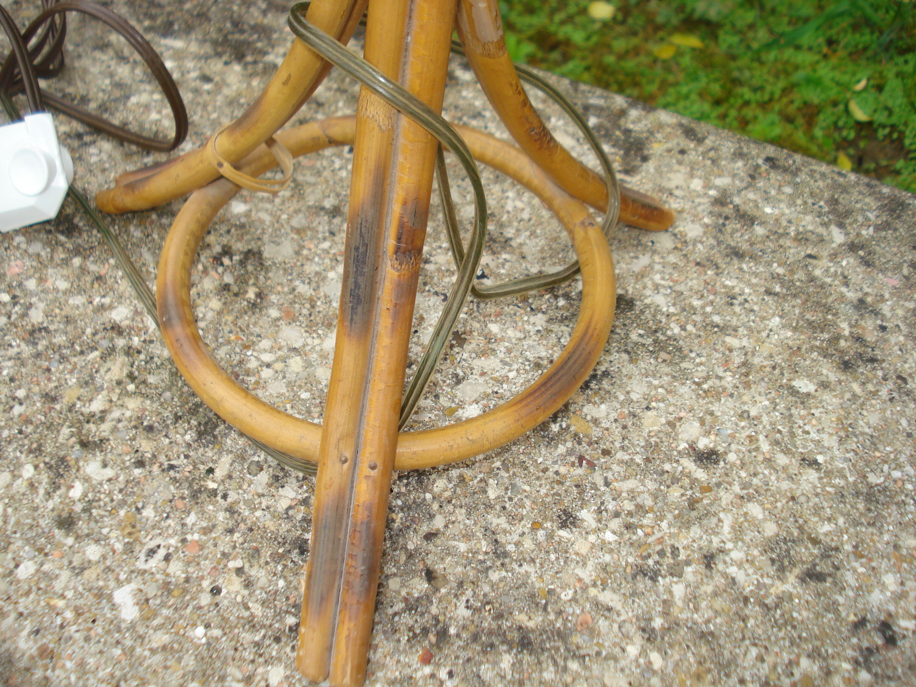 Rattan tripods lamp 1970