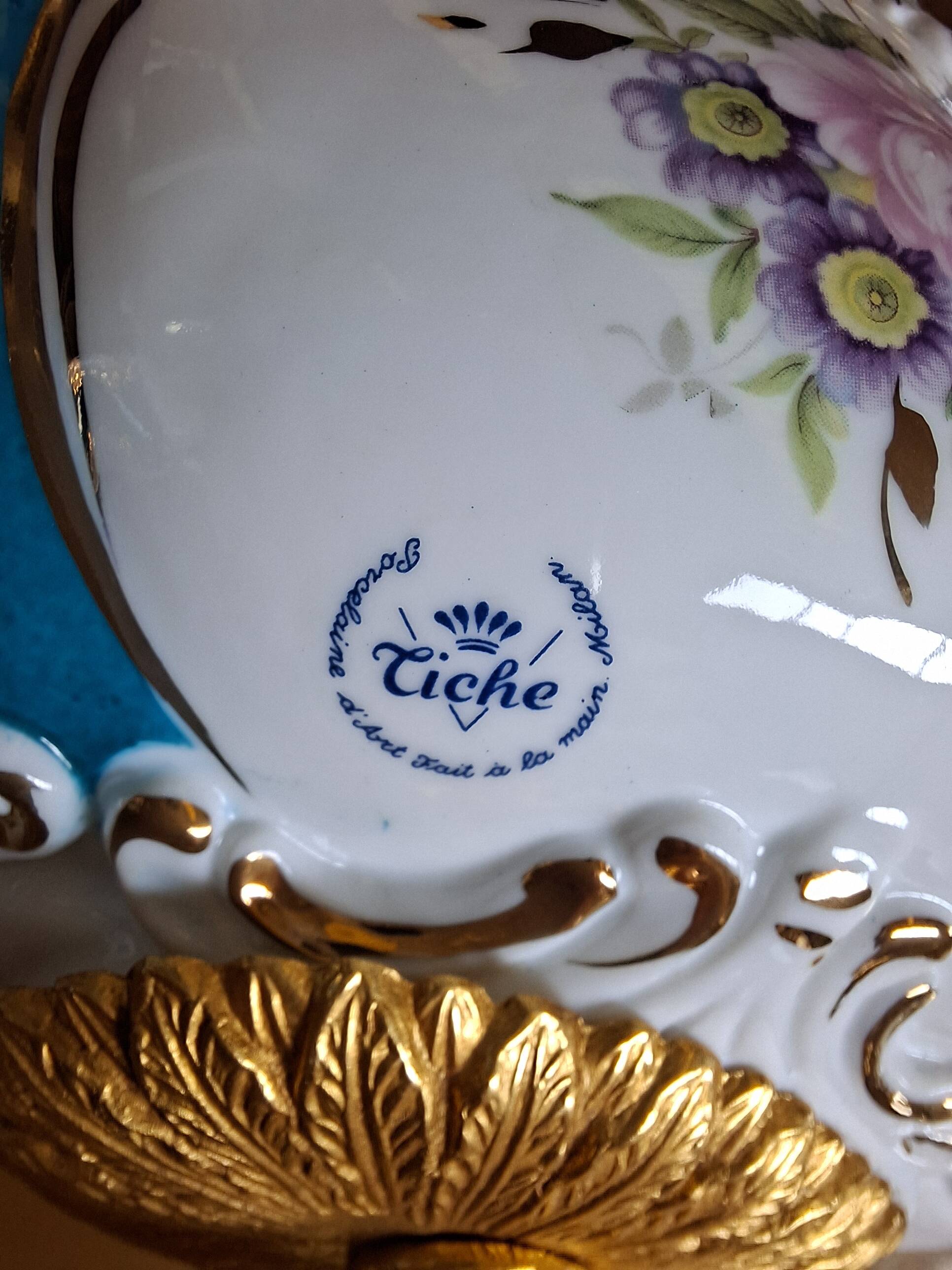 Set esclusivo: 8 applique "f.b.a.i. & tiche" – ottone dorato e porcellana b