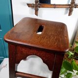 Tabouret ancien artisanal en bois massif – Pièce unique