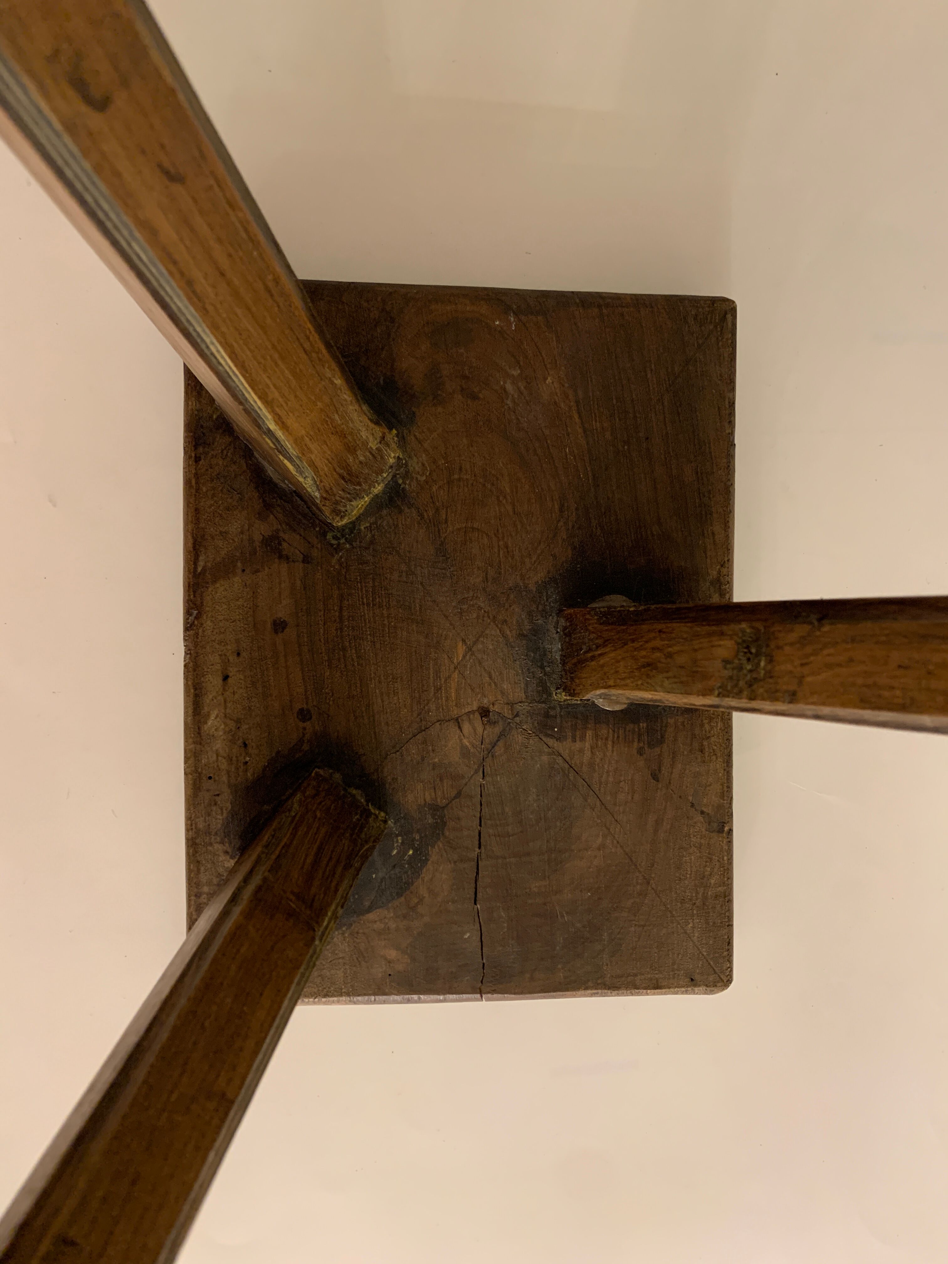 Pair of wooden stools rectangualaires, tripods and handicrafts