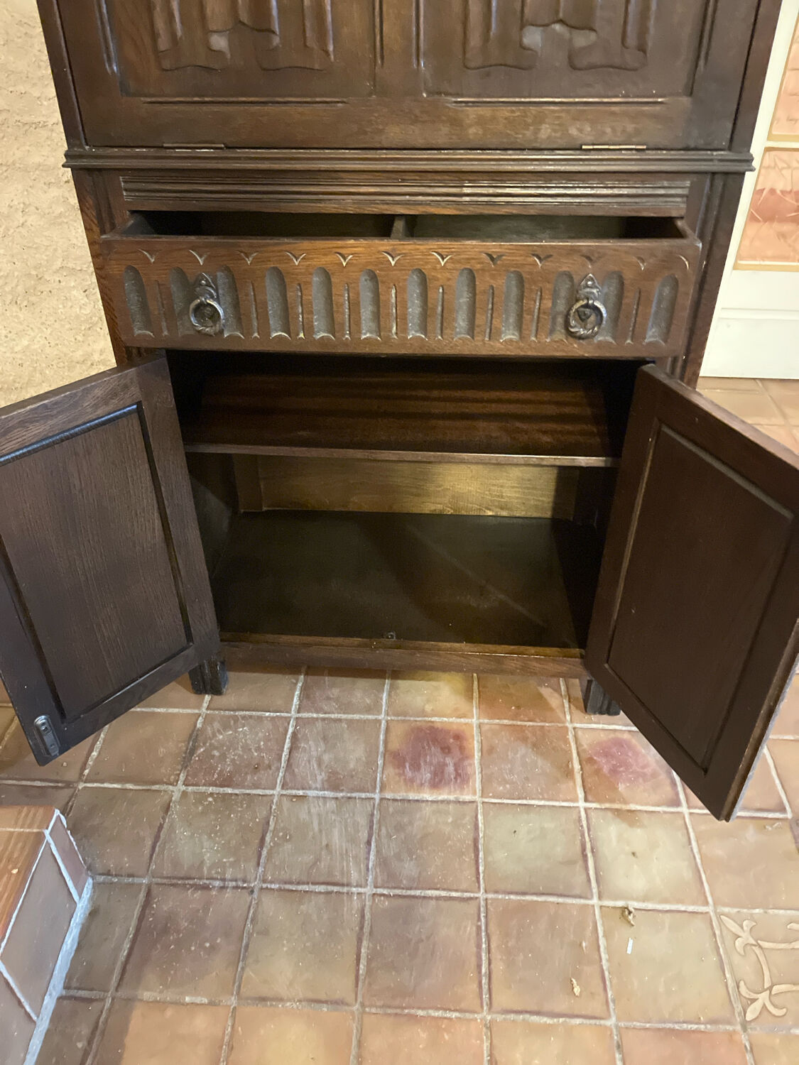 Jaycee Furniture English Bar Cabinet