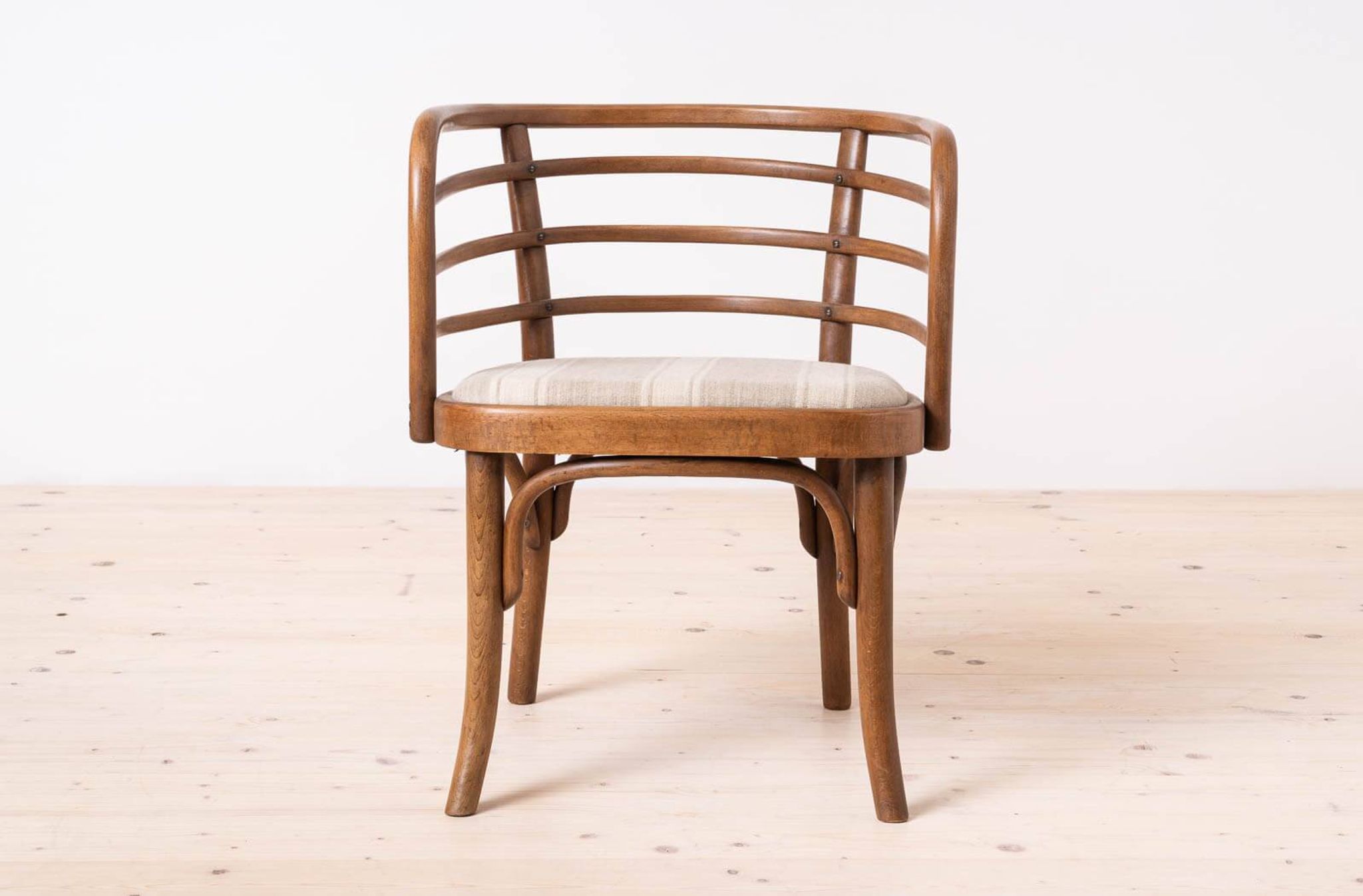 Lot de 2 fauteuils Thonet, modèle B246, années 1930, restaurés et retapissés