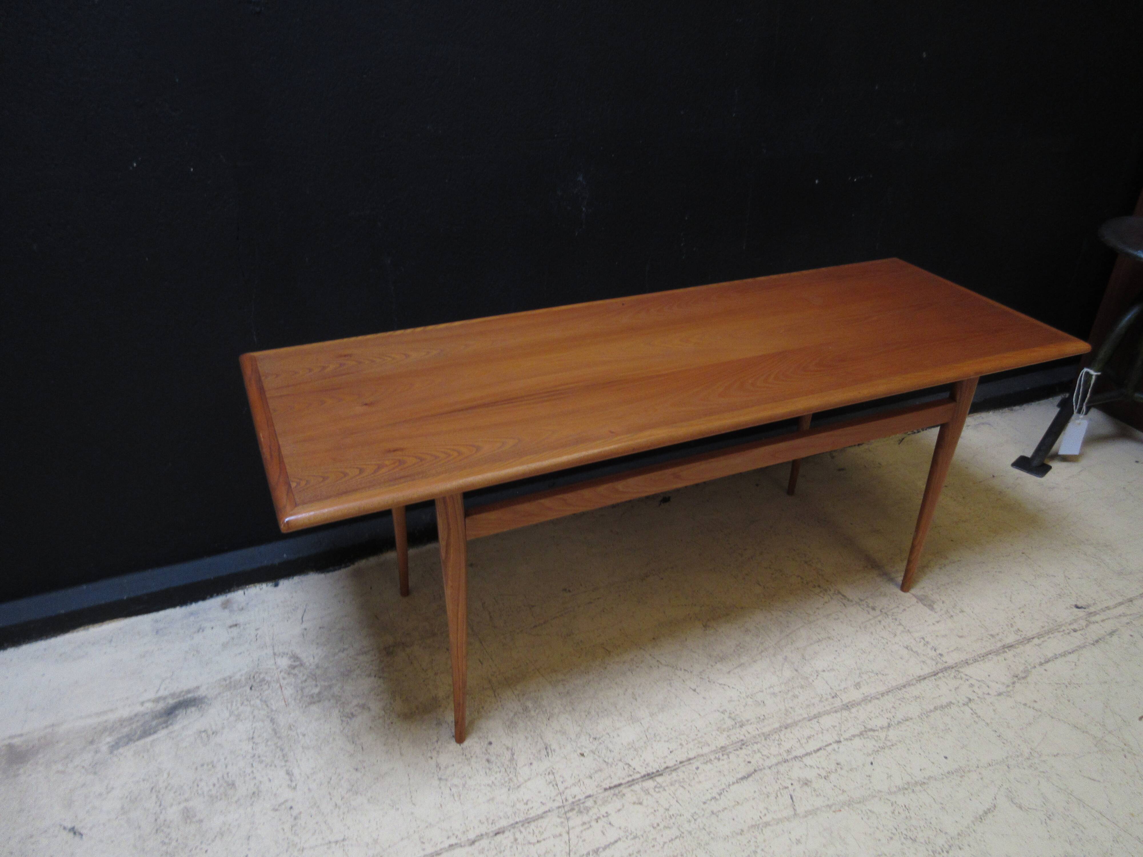 Table basse en bois vintage, mid century, tchèque, Nabytec