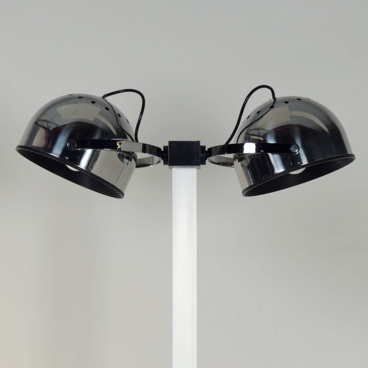 SISTEMA TREPIU FLOOR LAMP BY GAE AULENTI & LIVIO CASTIGLIONI FOR STILNOVO ITALY, 1970S – BRANDED