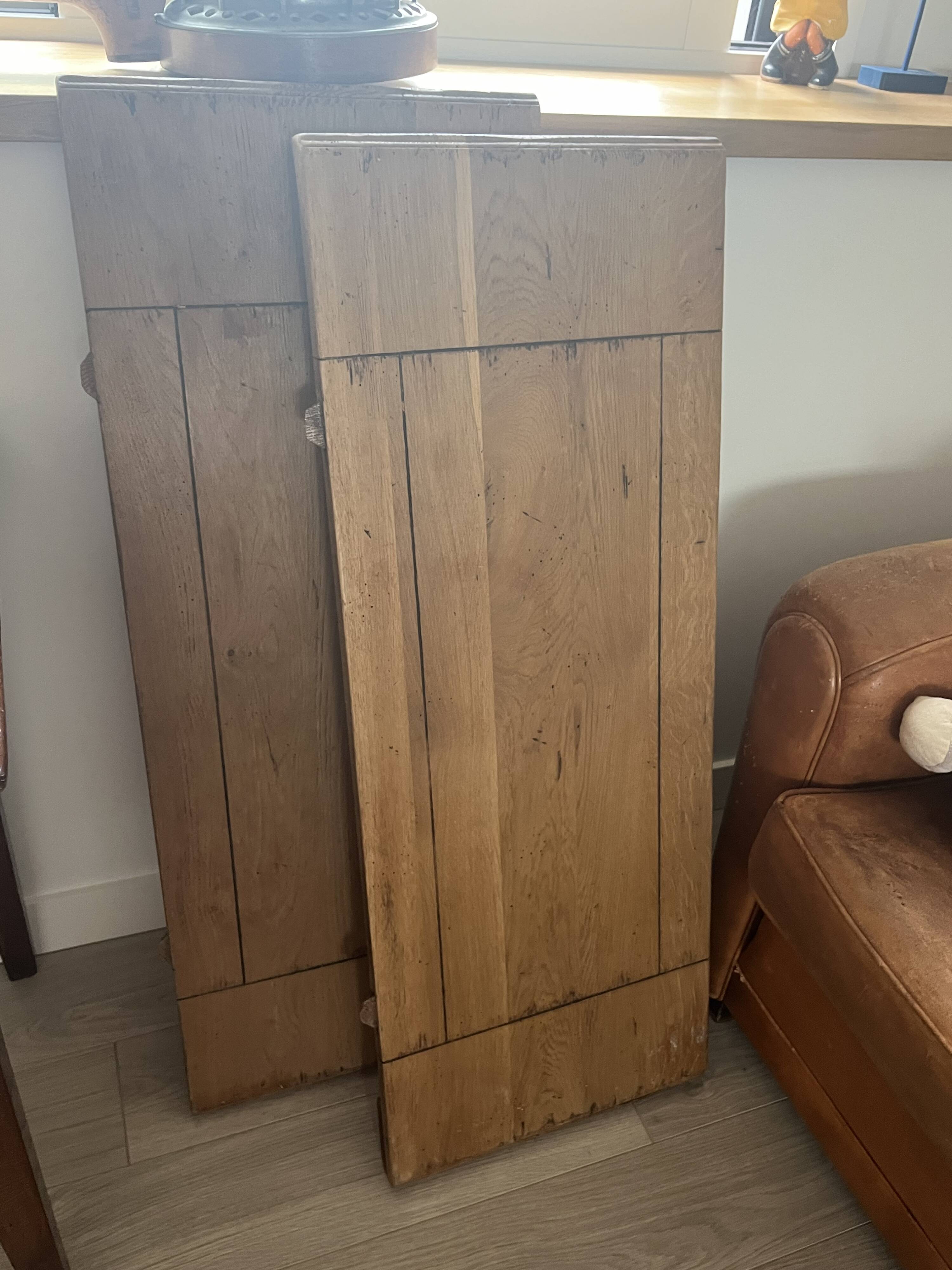 Round solid wood table