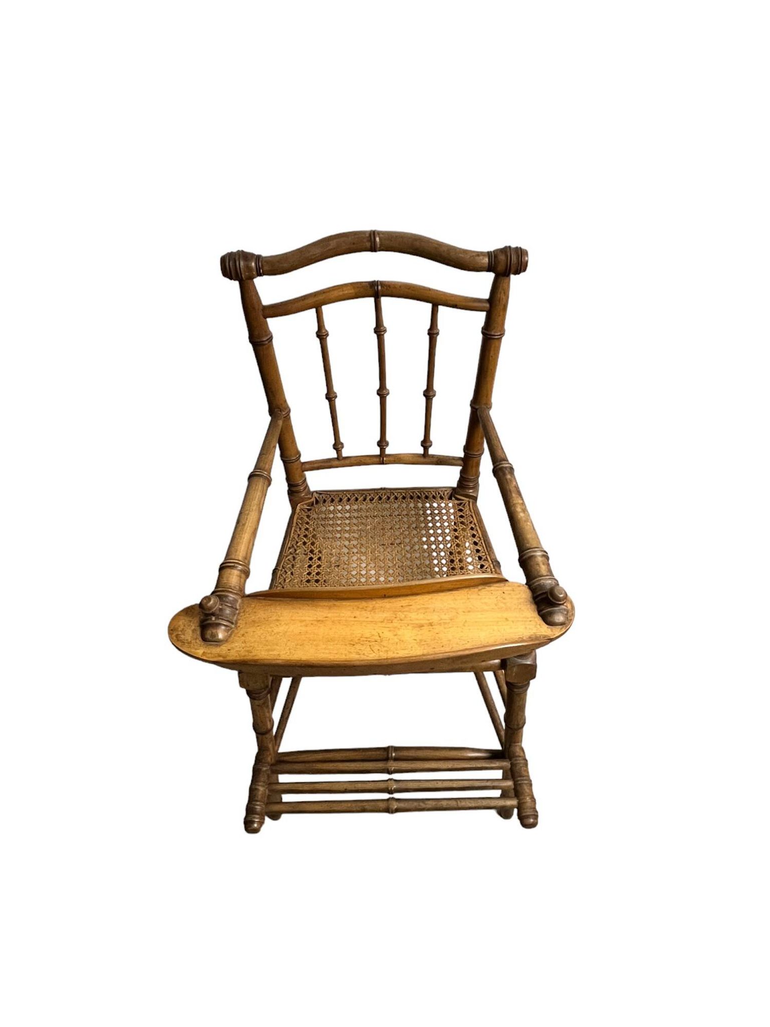Ancienne chaise haute bébé ou poupée bambou début XXème