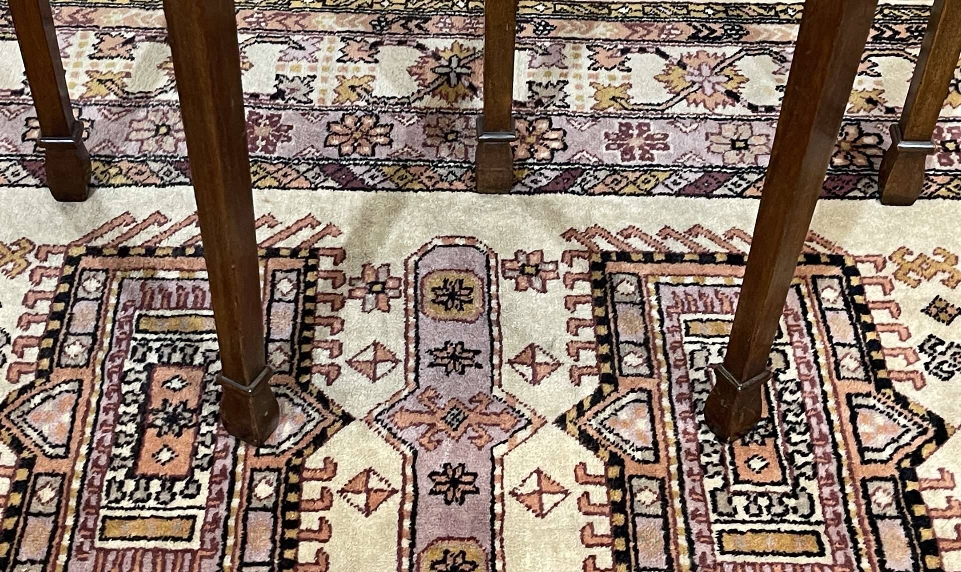 English game table in mahogany from the early 20th century.