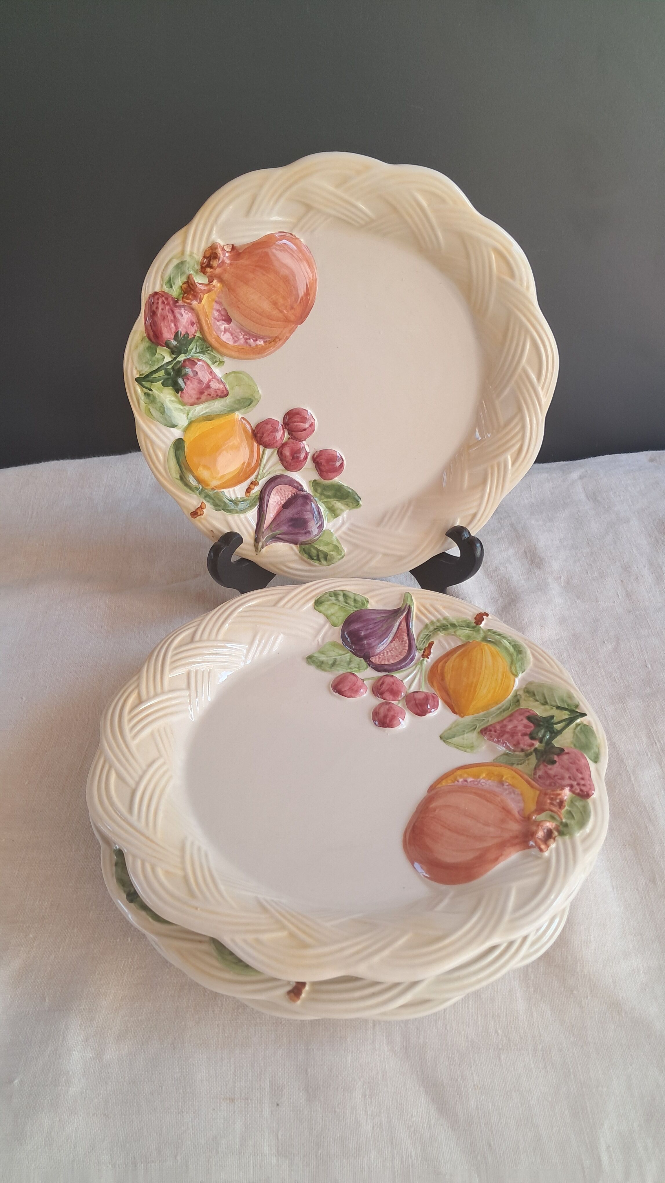 Assiettes à dessert en barbotine