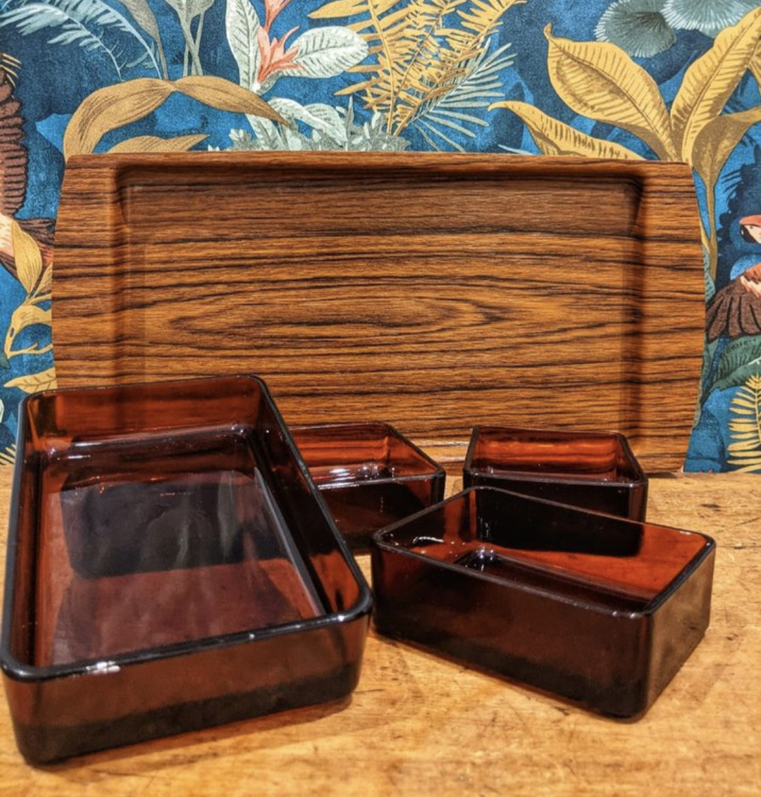 Vintage bakelite tray '70 with cups