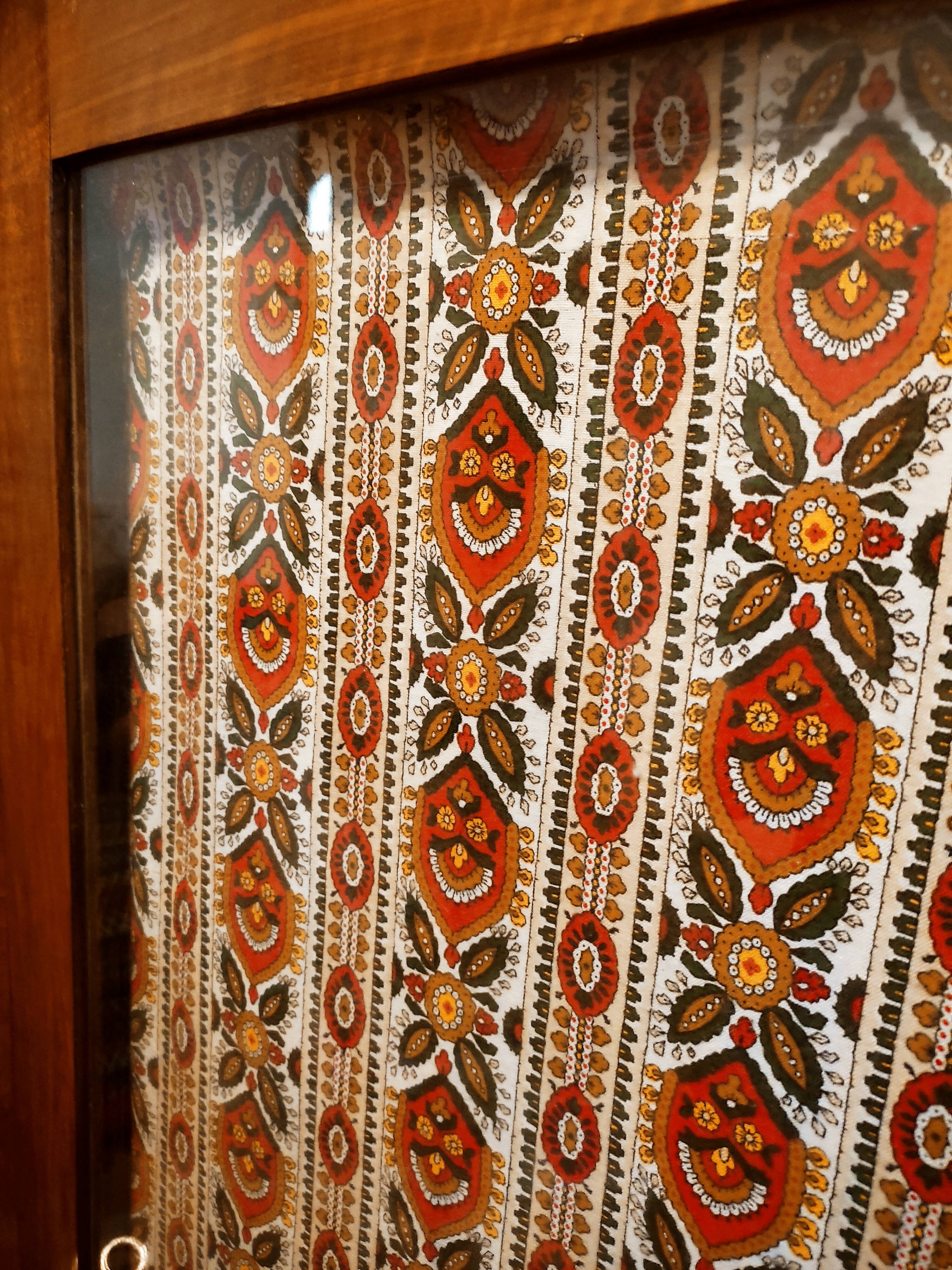 Armoire asymétrique art deco