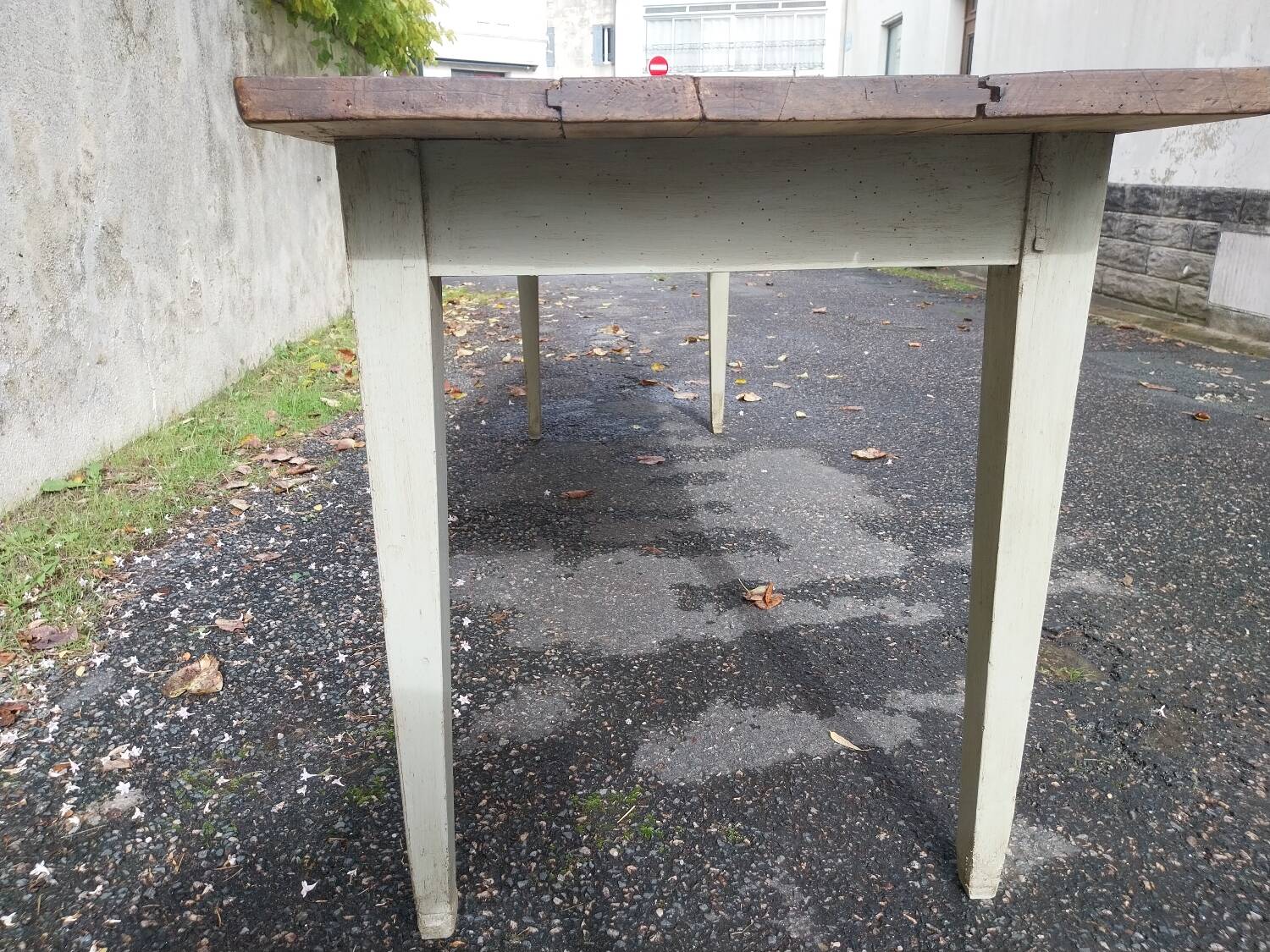 Farm table