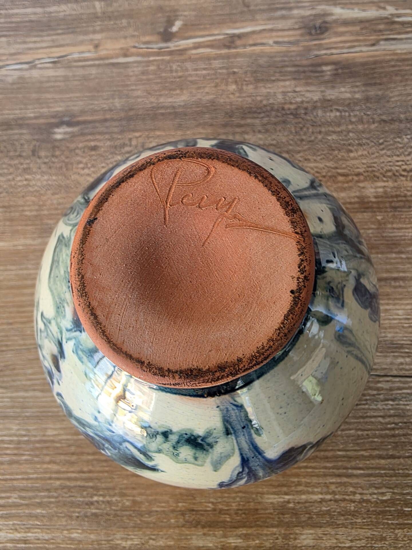 Round vase in chamotte clay / mixed with blue speckled glaze – Signed – H 13.5