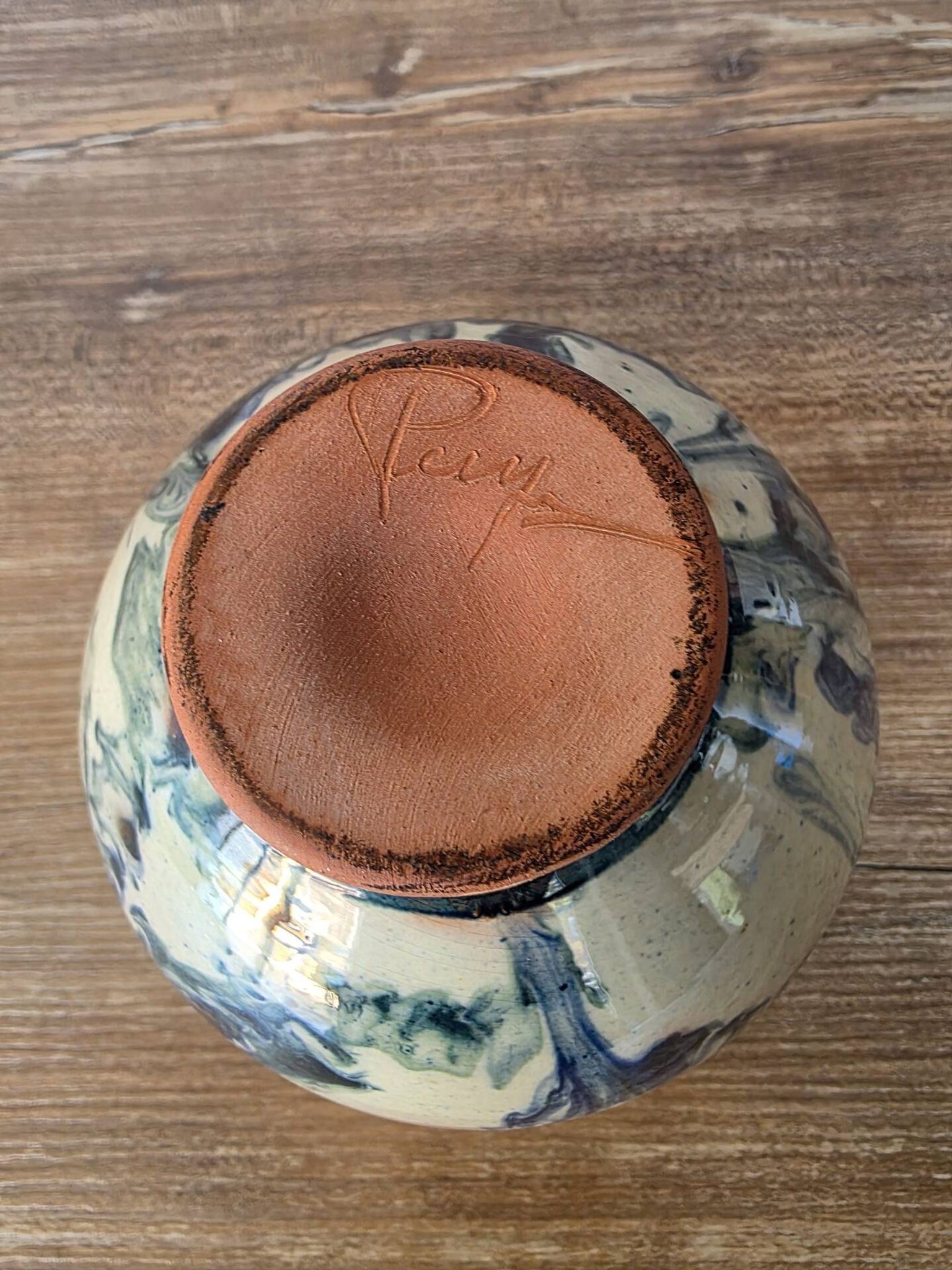 Round vase in chamotte clay / mixed with blue speckled glaze – Signed – H 13.5