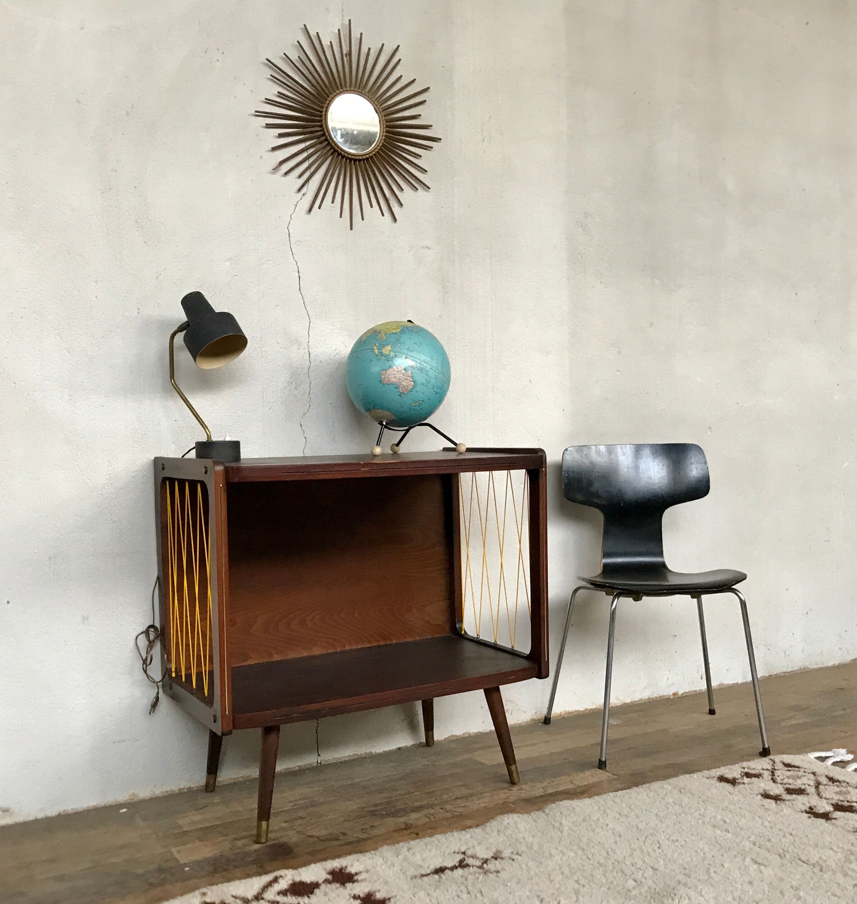 Furniture tv vintage feet compass 1950
