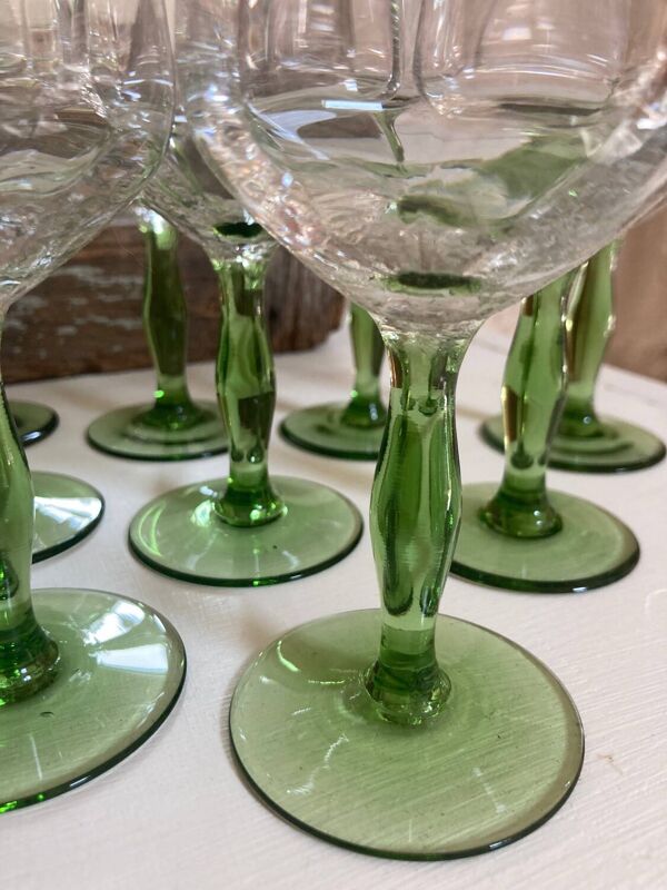 Verres à pied vintage pied vert