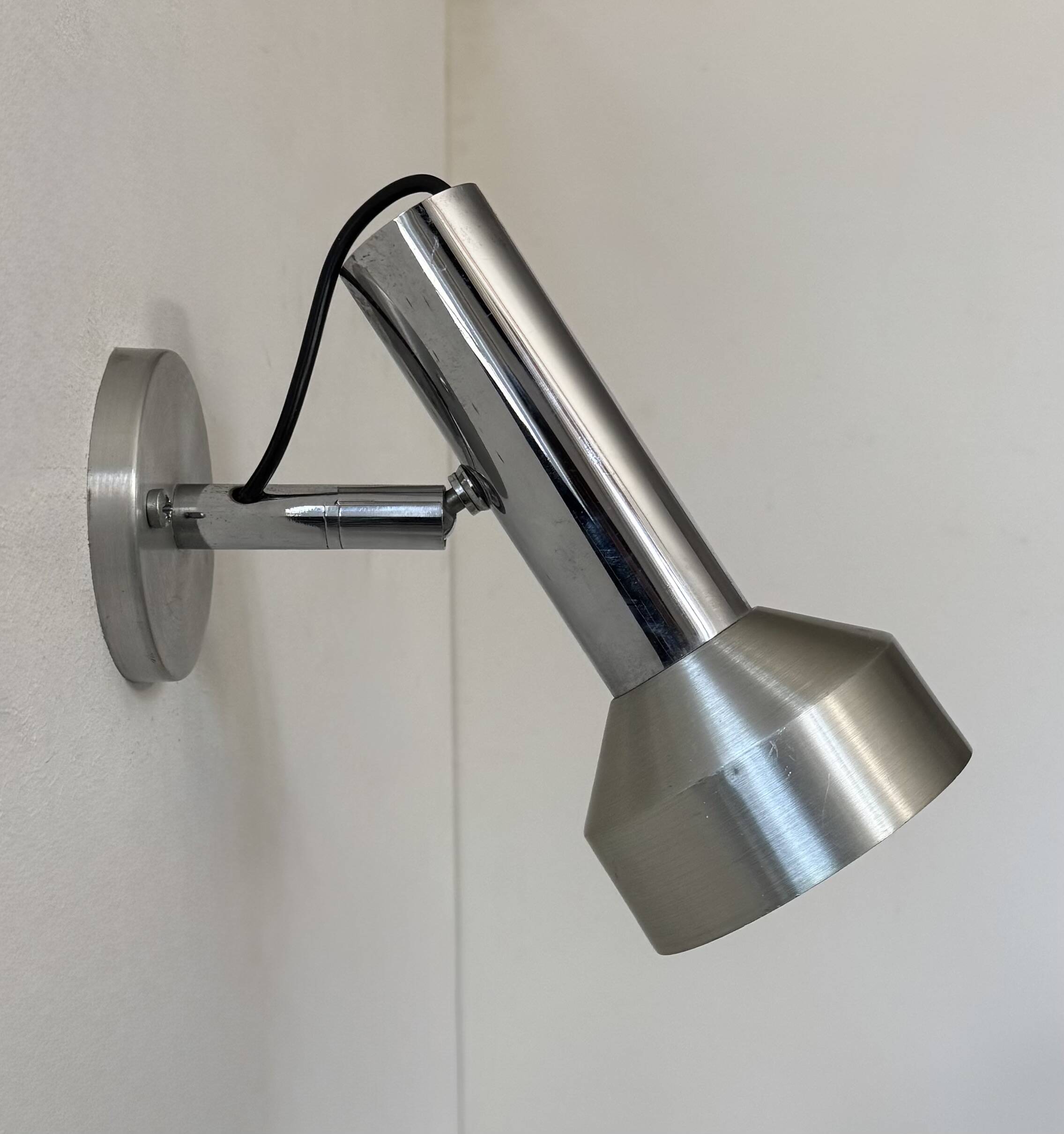 Applique vintage orientable, chrome et métal brossé, France, 1970