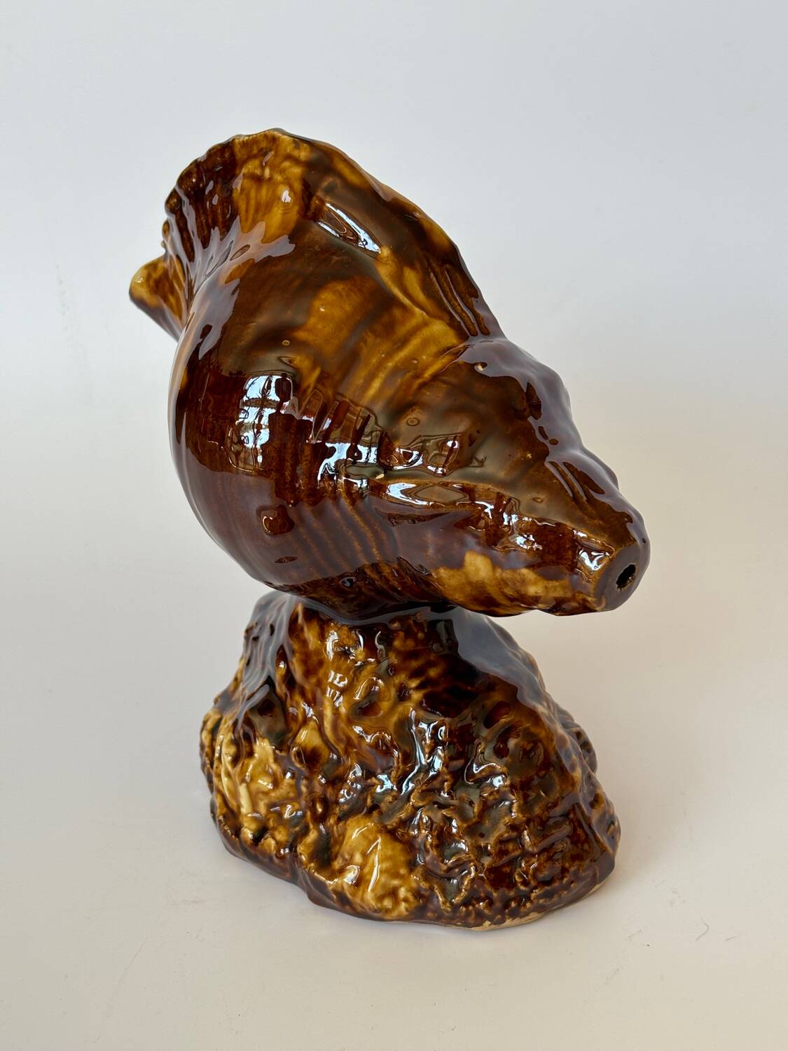 Vintage ceramic seashell