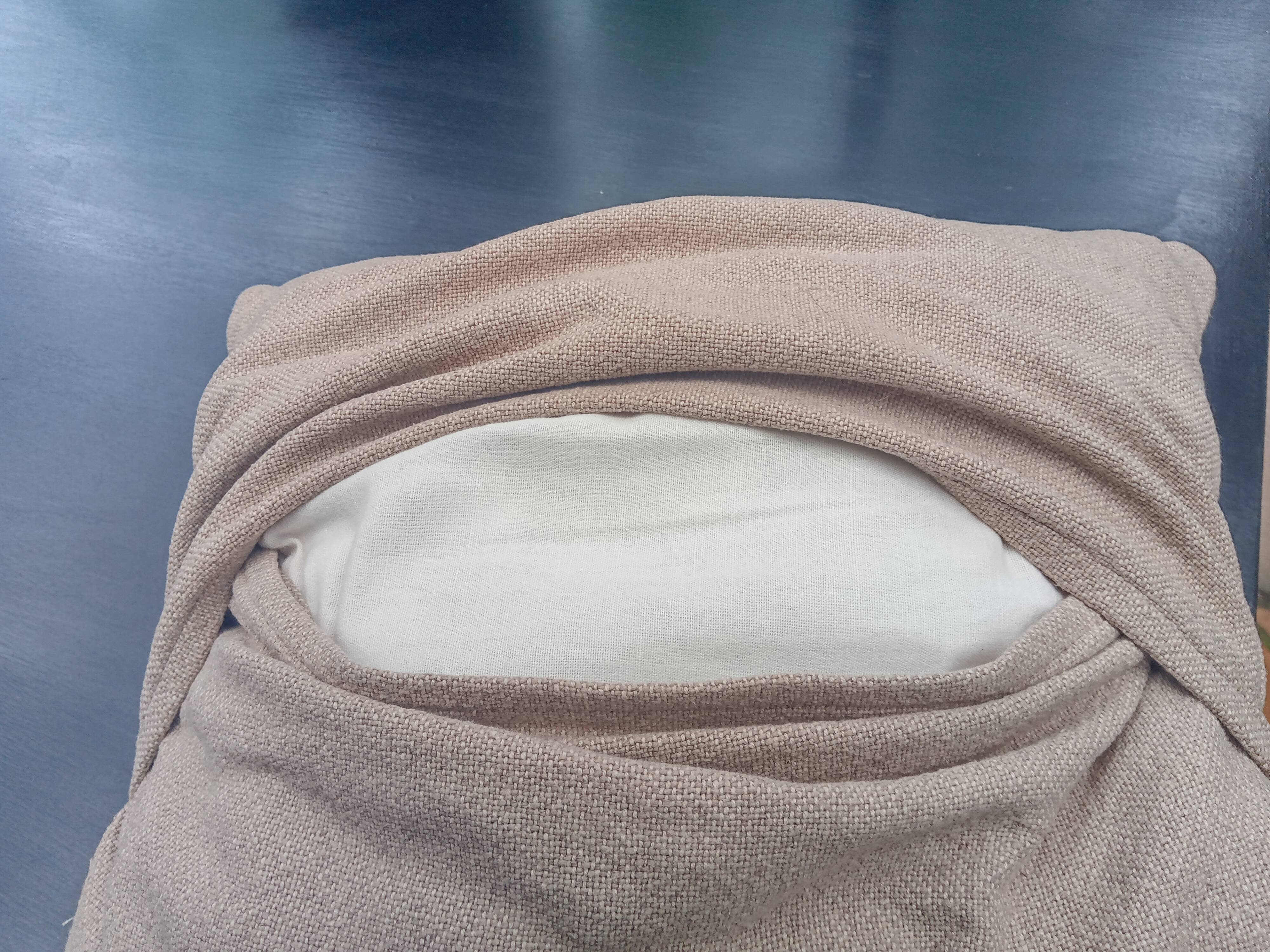 Lace cushion / Monogram