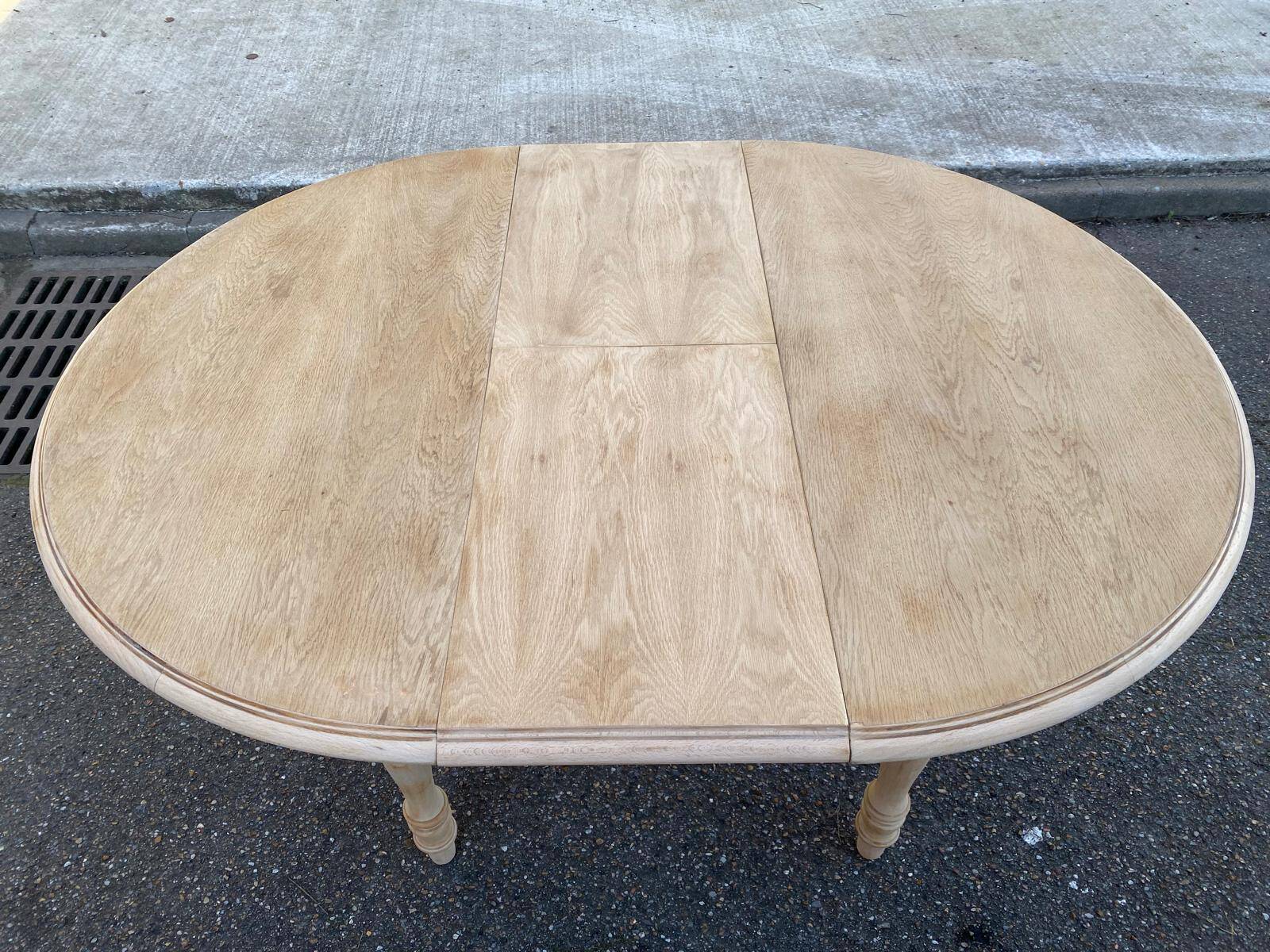 Renovated Louis Philippe round extendable dining table 115cm for 6 people.
