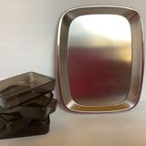 Flat dish server with four ramekins